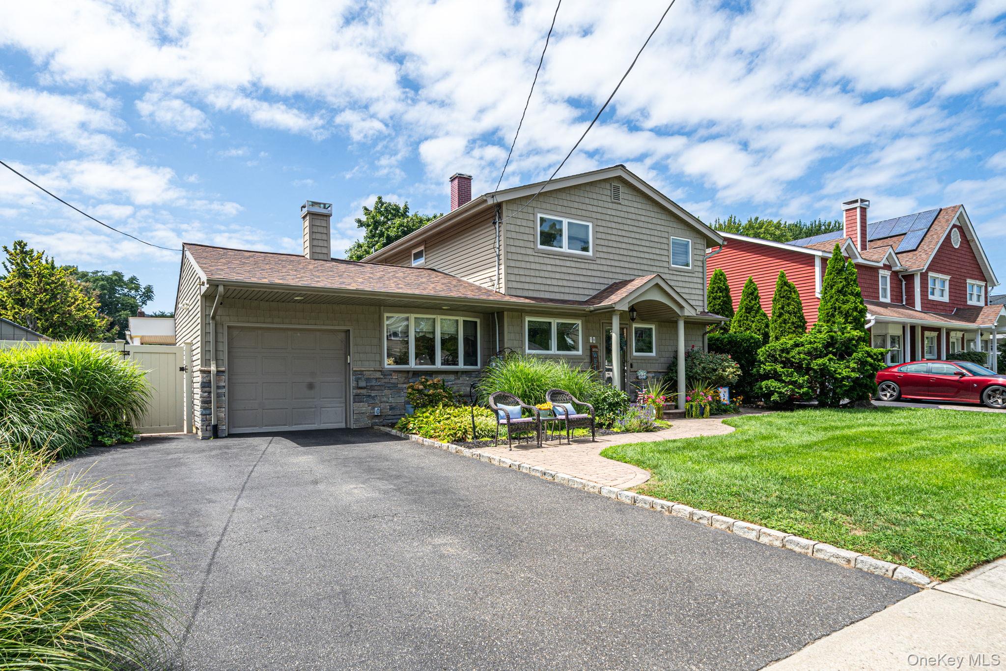3rd image of 18 Bragg Dr, Brookhaven, NY 11755 | MLS# 1040832