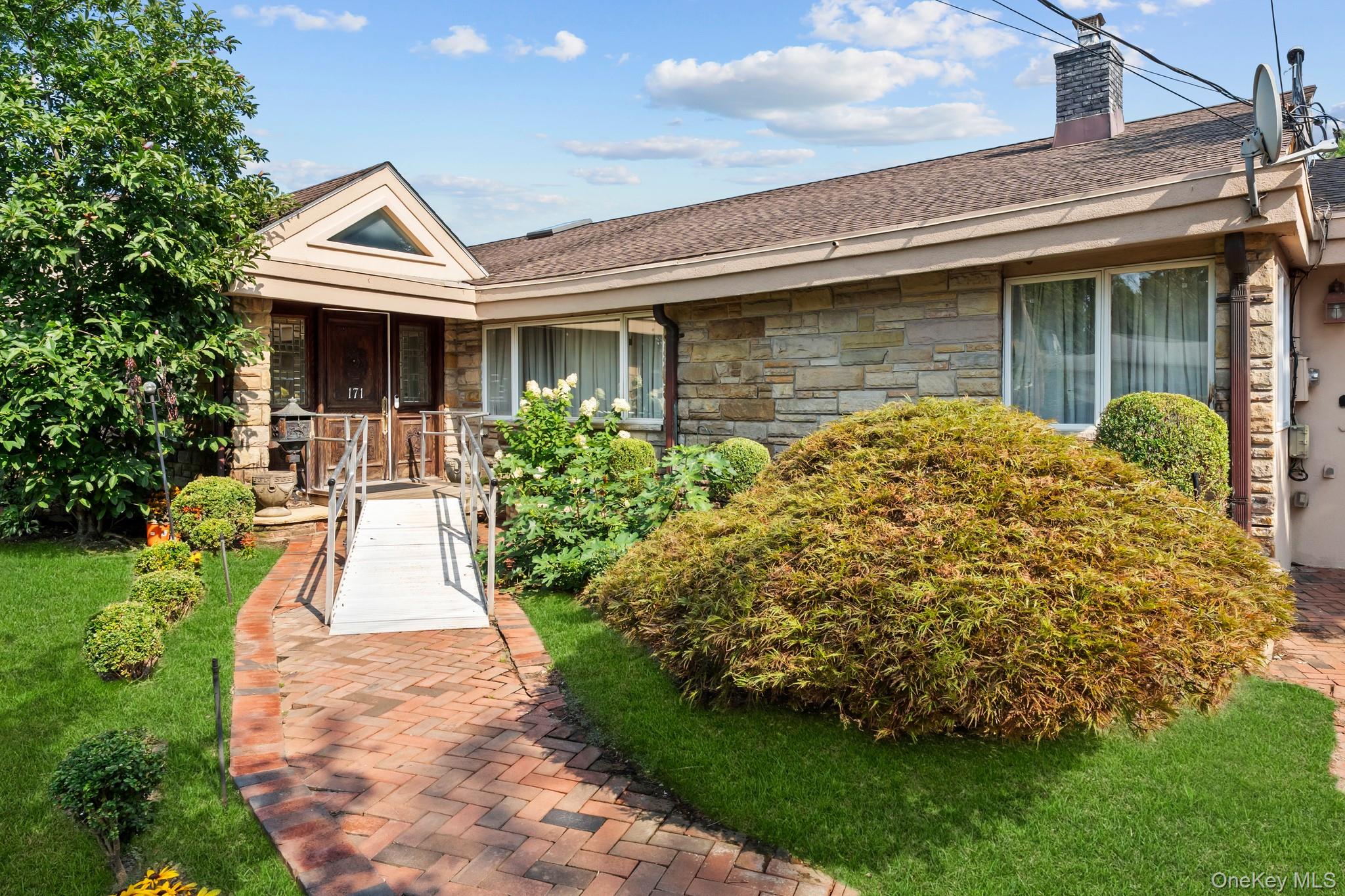 5th image of 171 S Kensington Ave, Hempstead, NY 11570 | MLS# 1040833