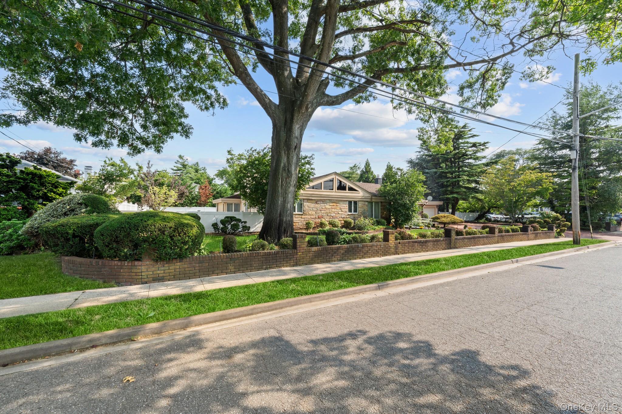 2nd image of 171 S Kensington Ave, Hempstead, NY 11570 | MLS# 1040833