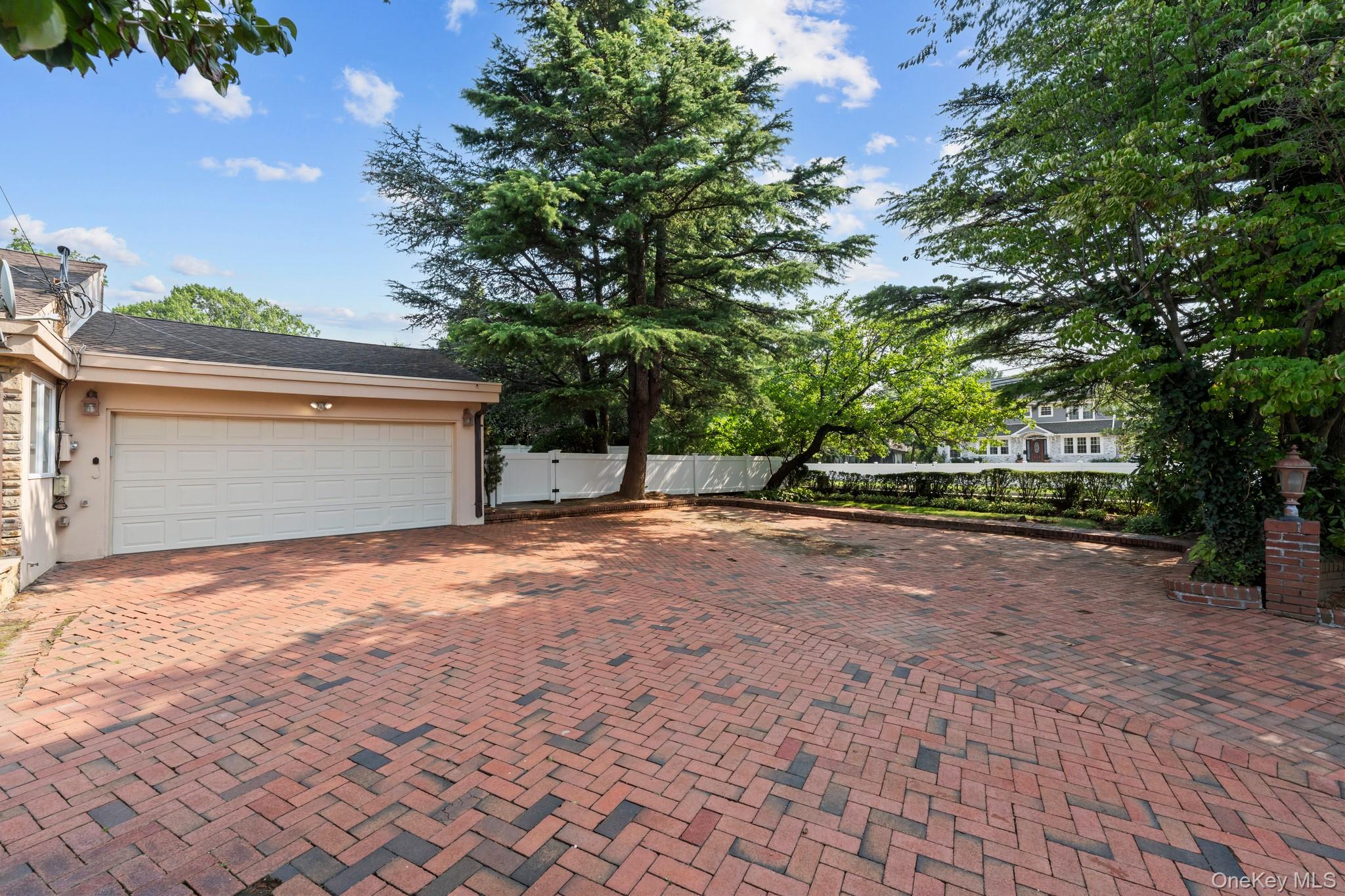 4th image of 171 S Kensington Ave, Hempstead, NY 11570 | MLS# 1040833