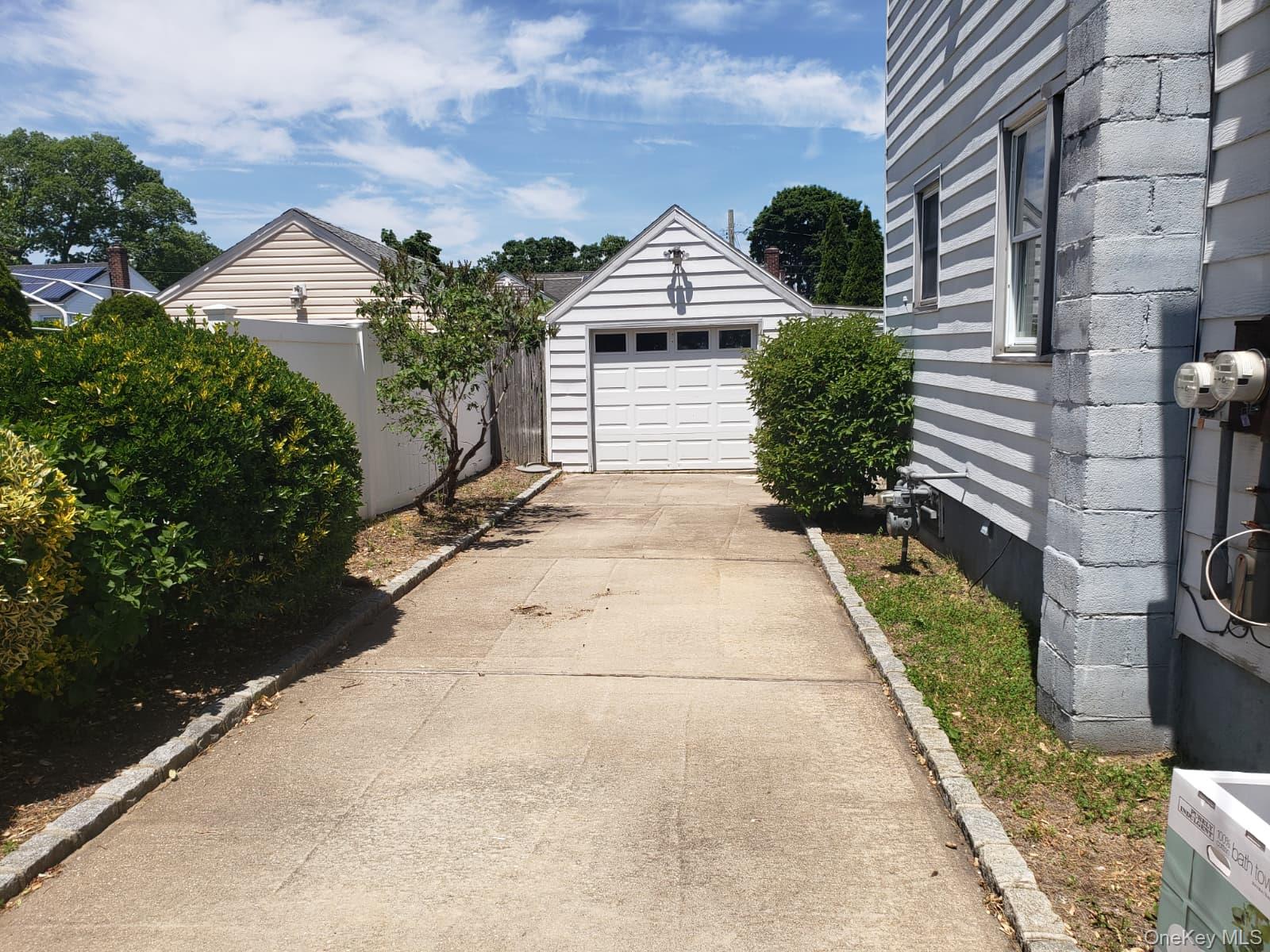 2nd image of 926 9th St, West Babylon, NY 11704 | MLS# 1040857