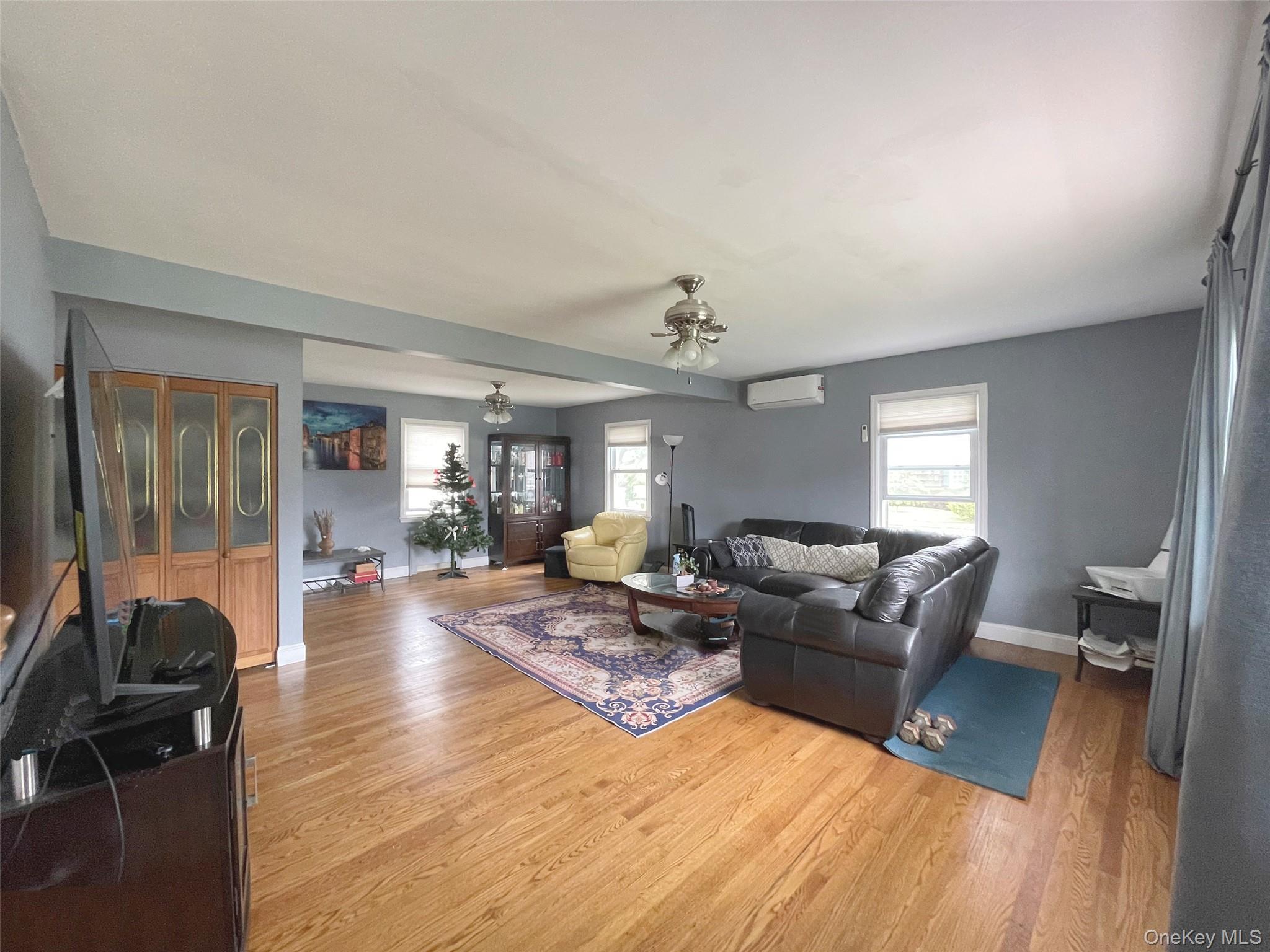 4th image of 574 Rudwick Pl, Hempstead, NY 11554 | MLS# 1040859
