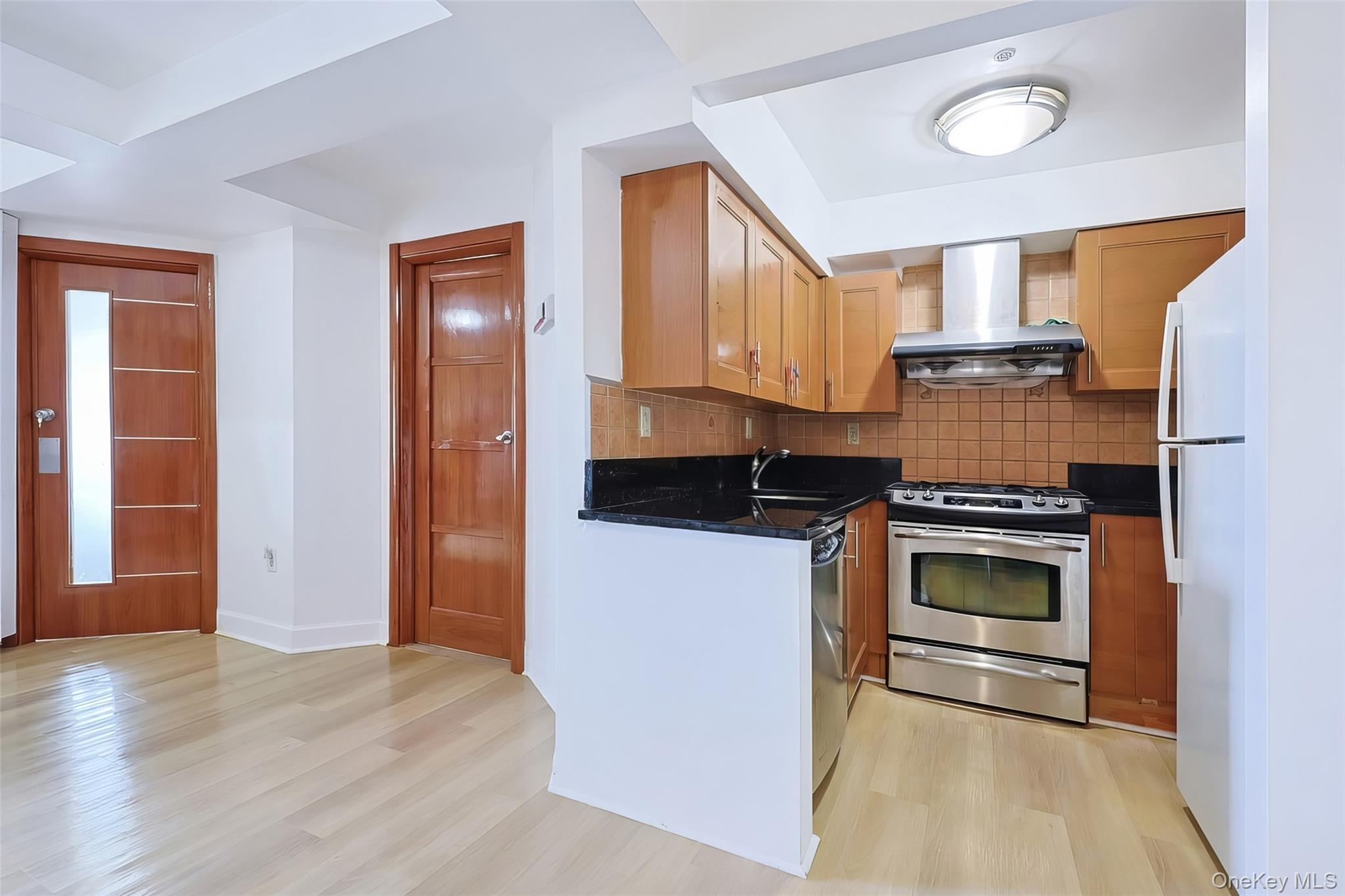 3rd image of 14022 Beech Ave, New York, NY 11355