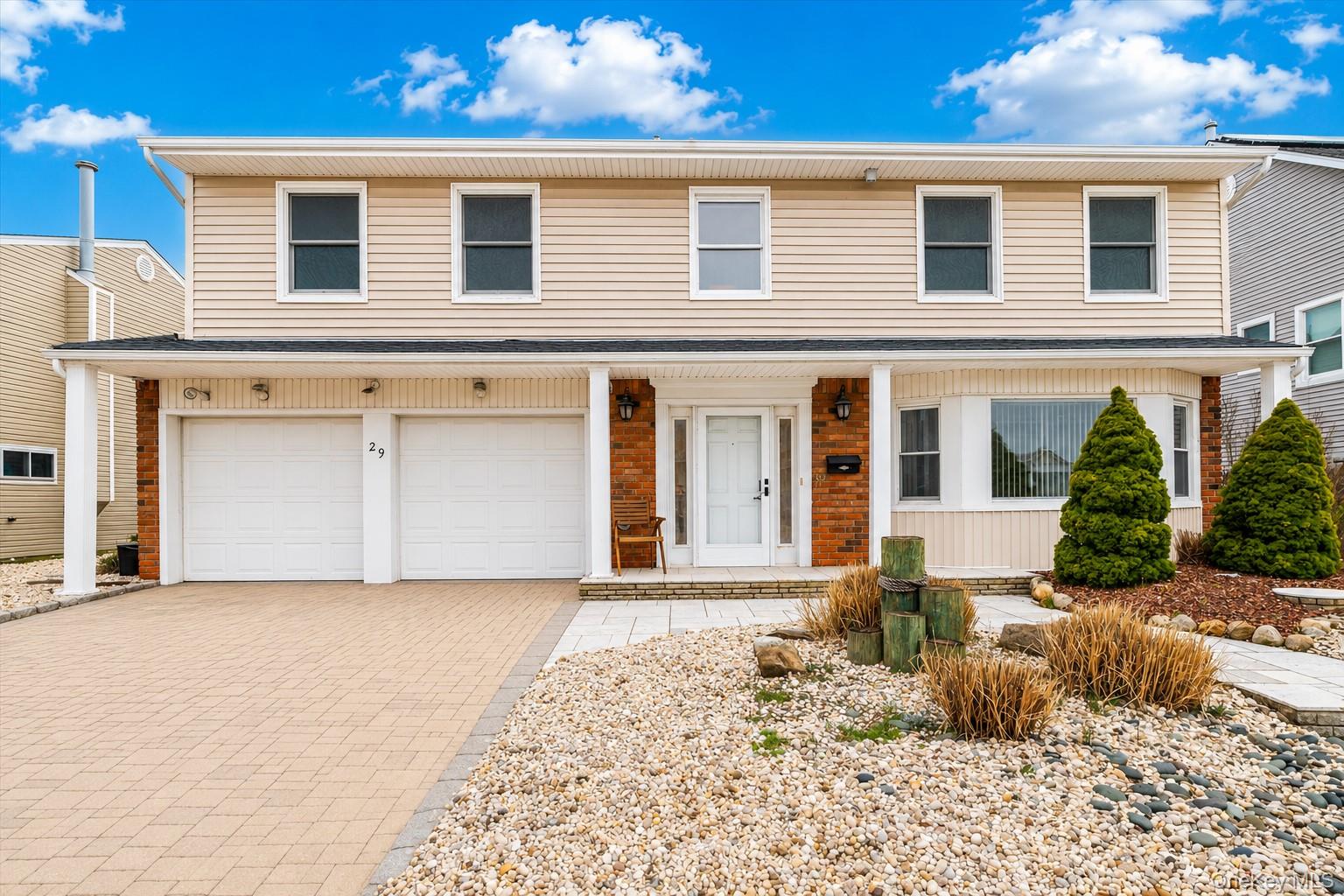 3rd image of 29 Donna Ln, Hempstead, NY 11561 | MLS# 1040870