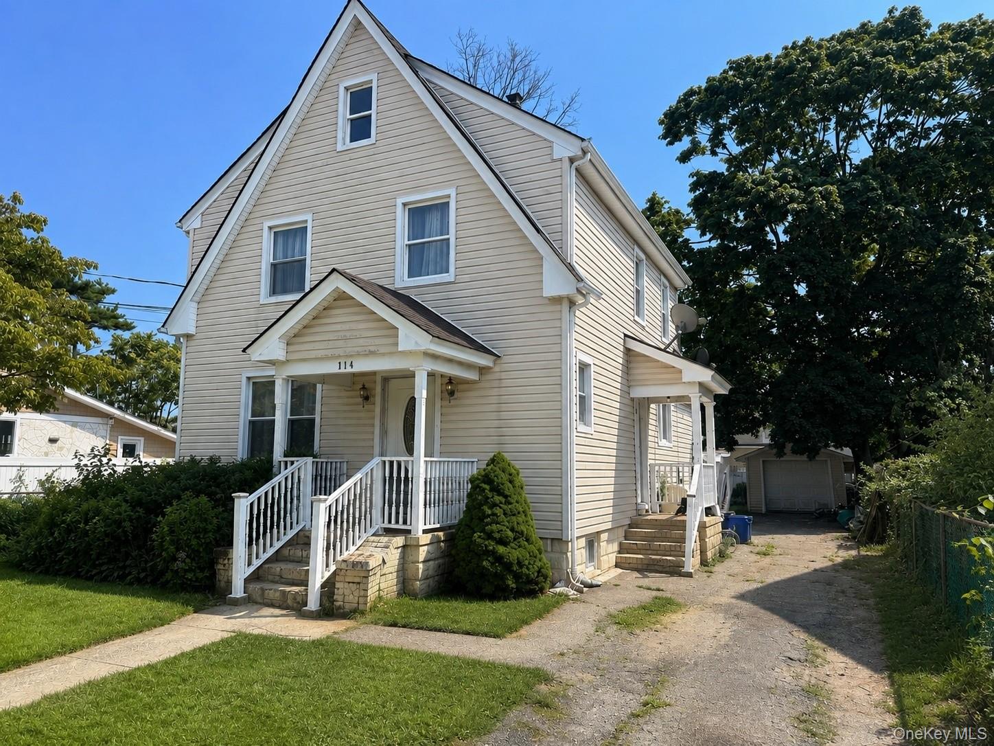 2nd image of 114 Leonard Ave, Hempstead, NY 11520 | MLS# 1040888