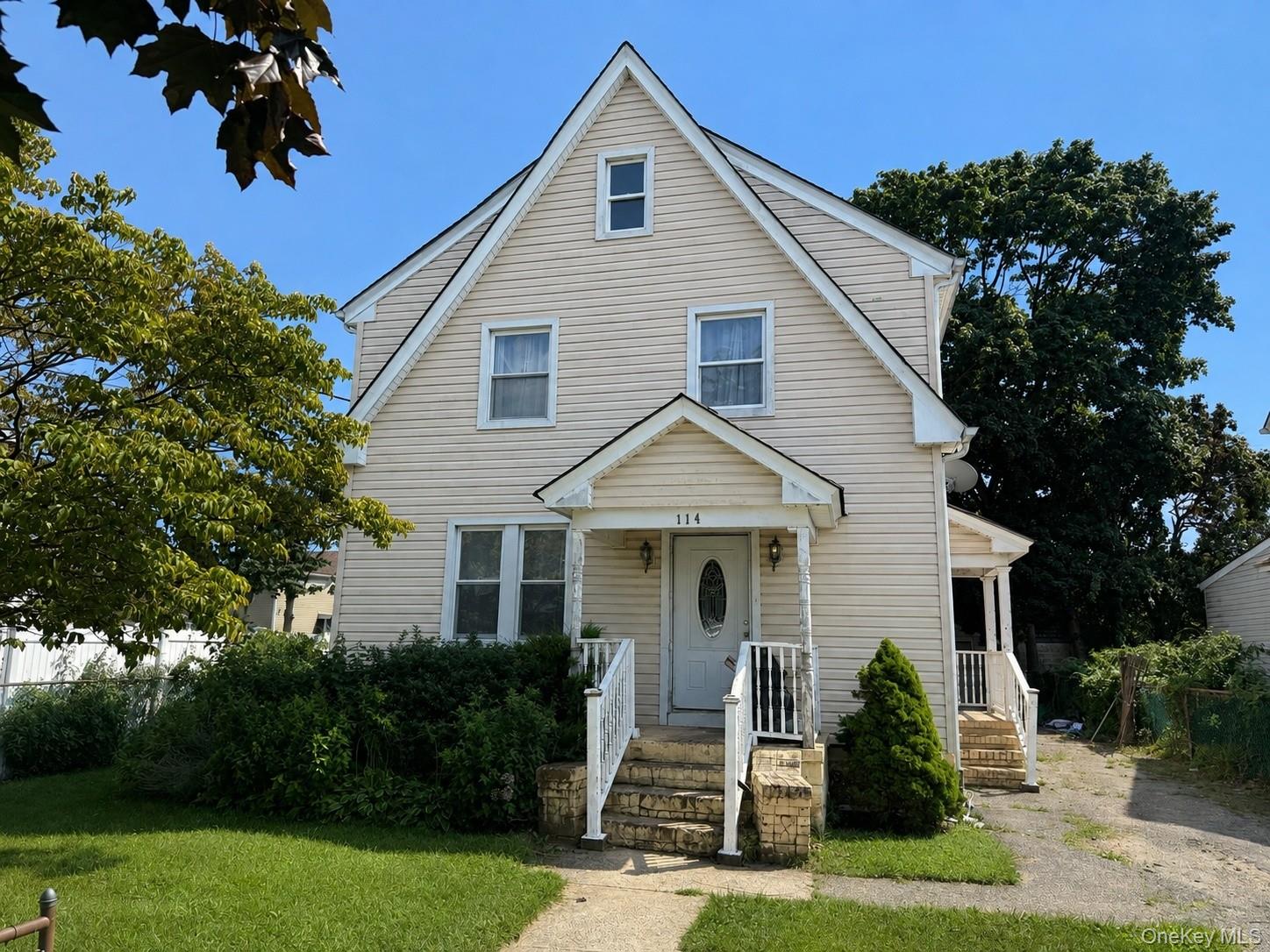 1st image of 114 Leonard Ave, Hempstead, NY 11520 | MLS# 1040888