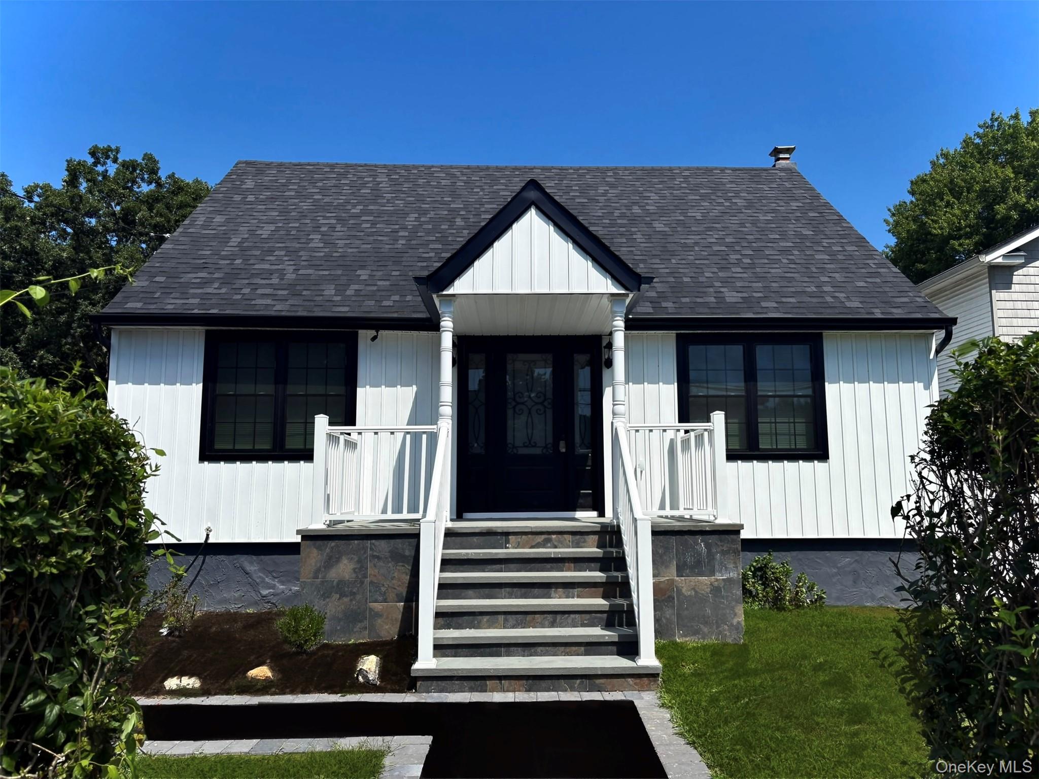 1st image of 7 E Lakeland St, Islip, NY 11706 | MLS# 1040915