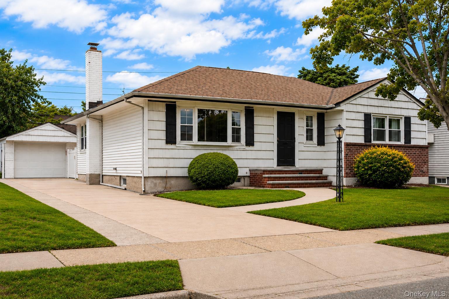 1st image of 75 Linden Blvd, Oyster Bay, NY 11801 | MLS# 1040933