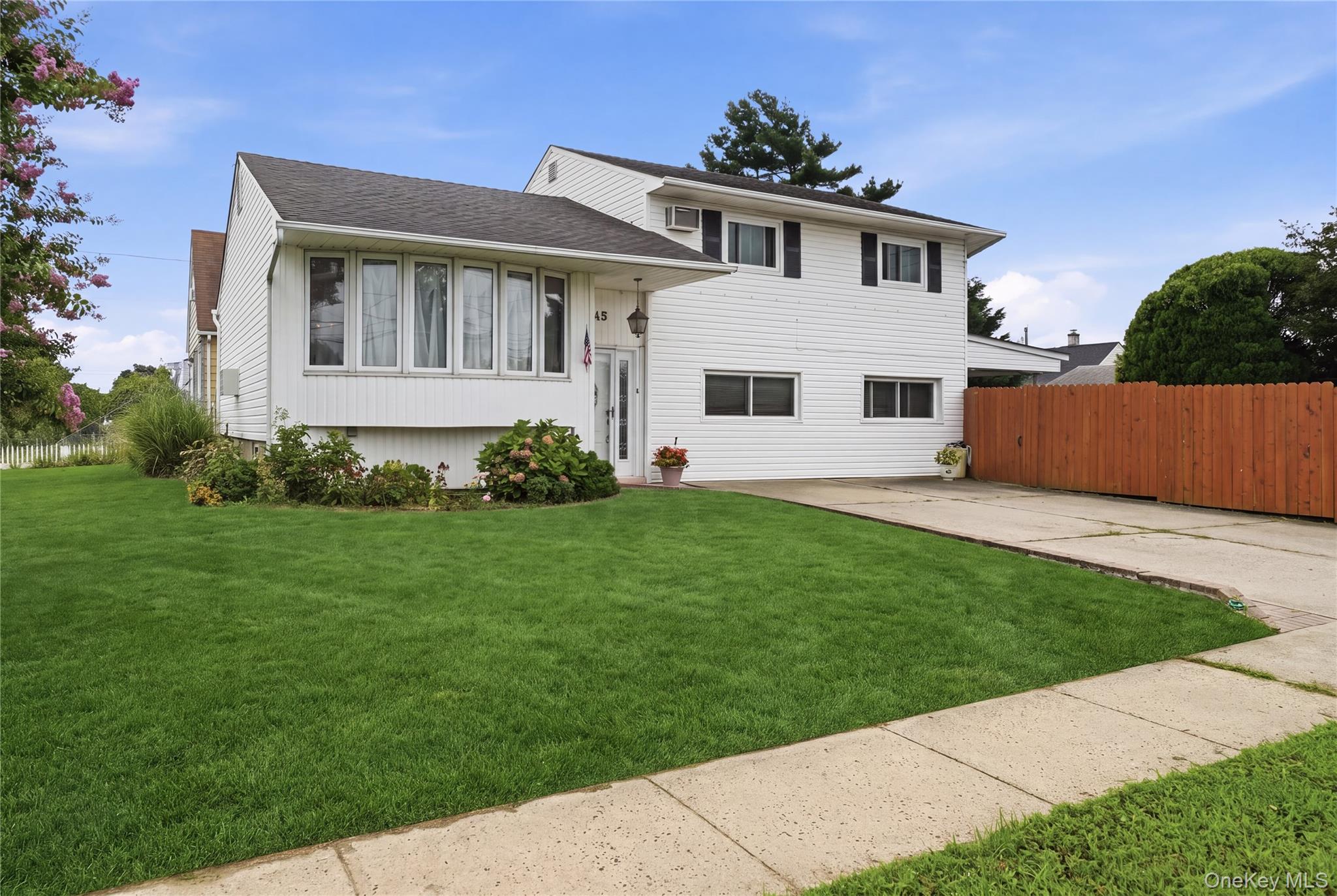 3rd image of 245 Seaford Ave, Oyster Bay, NY 11758 | MLS# 1040960