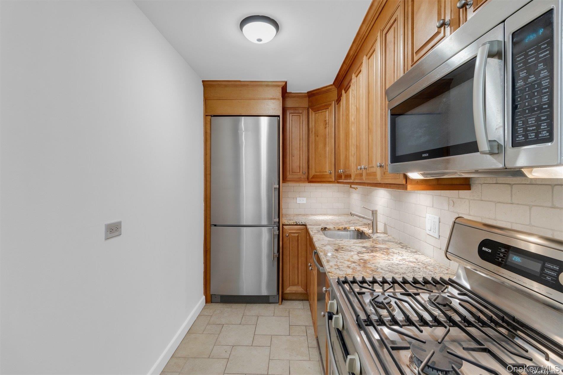 3rd image of Mill Rock Plaza, New York, NY 10128