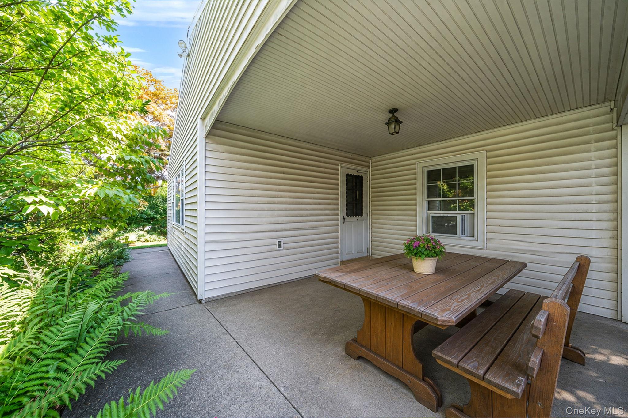 5th image of 27 Old Farm Rd, Hempstead, NY 11756 | MLS# 1040981