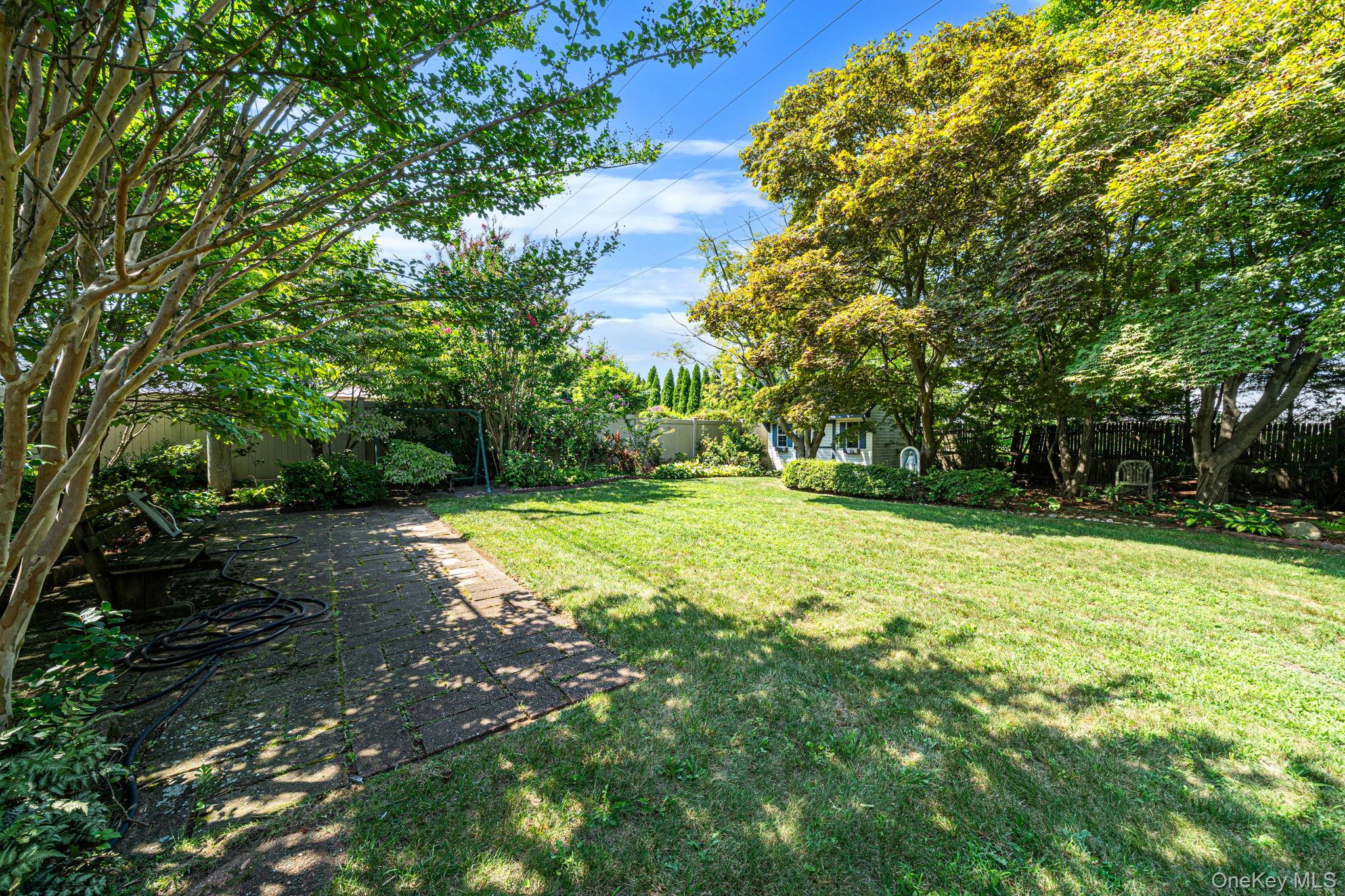 3rd image of 27 Old Farm Rd, Hempstead, NY 11756 | MLS# 1040981