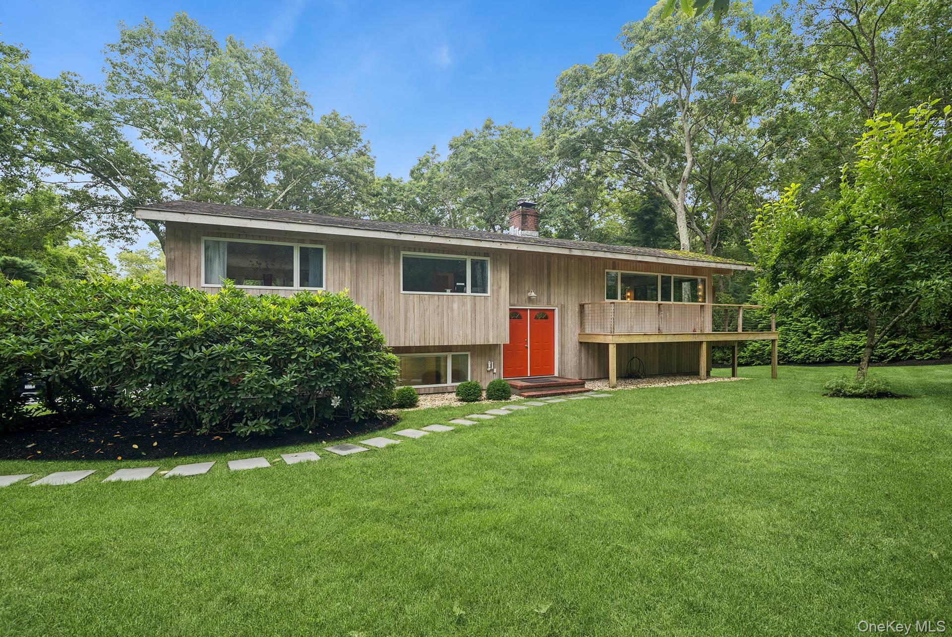 1st image of 4 Lincoln St, East Hampton, NY 11963 | MLS# 1040984