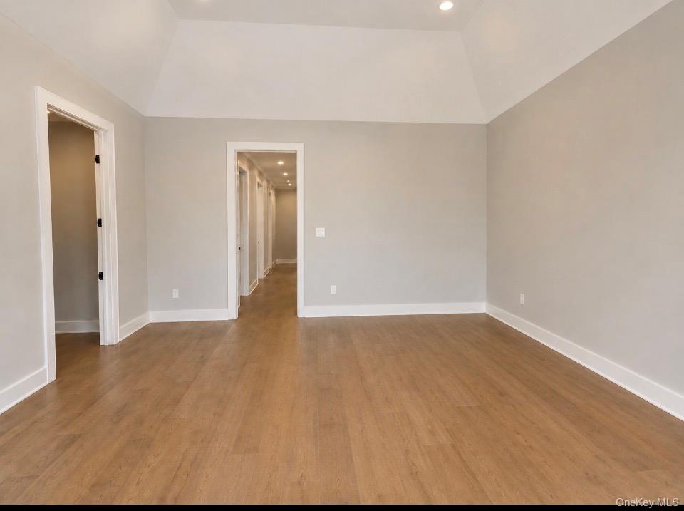 5th image of 35 Bedford St, Babylon, NY 11798 | MLS# 1040989