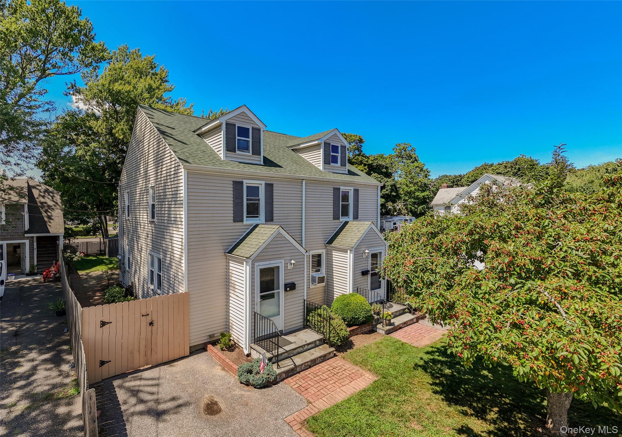 2nd image of 20 22 Henry St, Smithtown, NY 11754 | MLS# 1040992