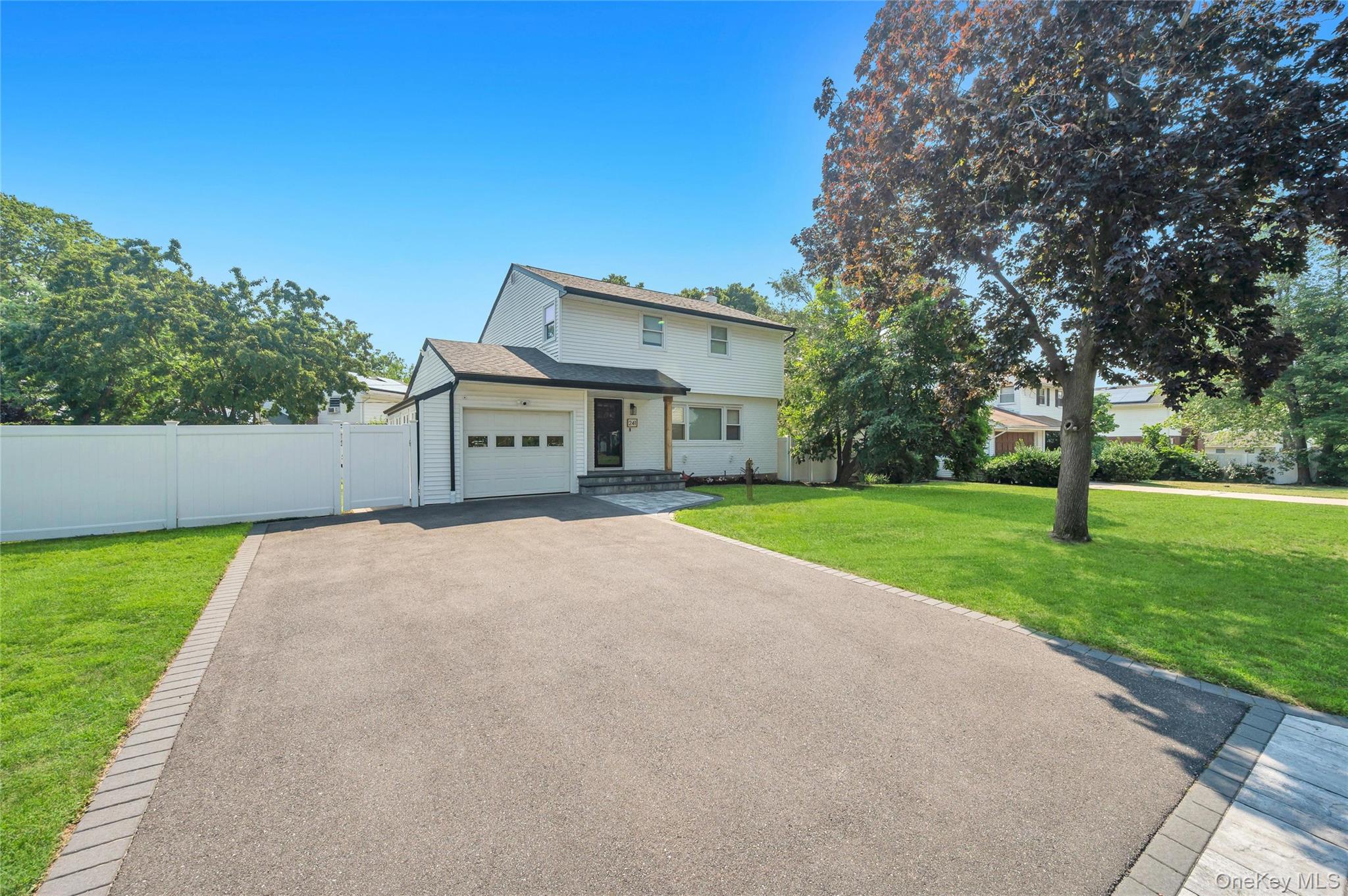 3rd image of 241 Tree Rd, Brookhaven, NY 11720 | MLS# 1041011