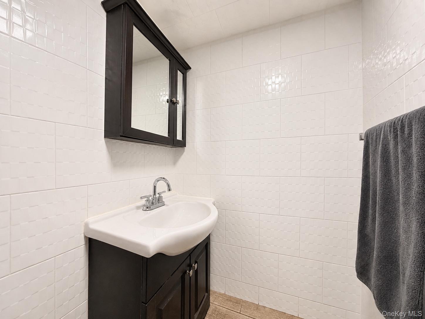21st image of 919 Bryant Ave, New York, NY 10474 | MLS# 1041068