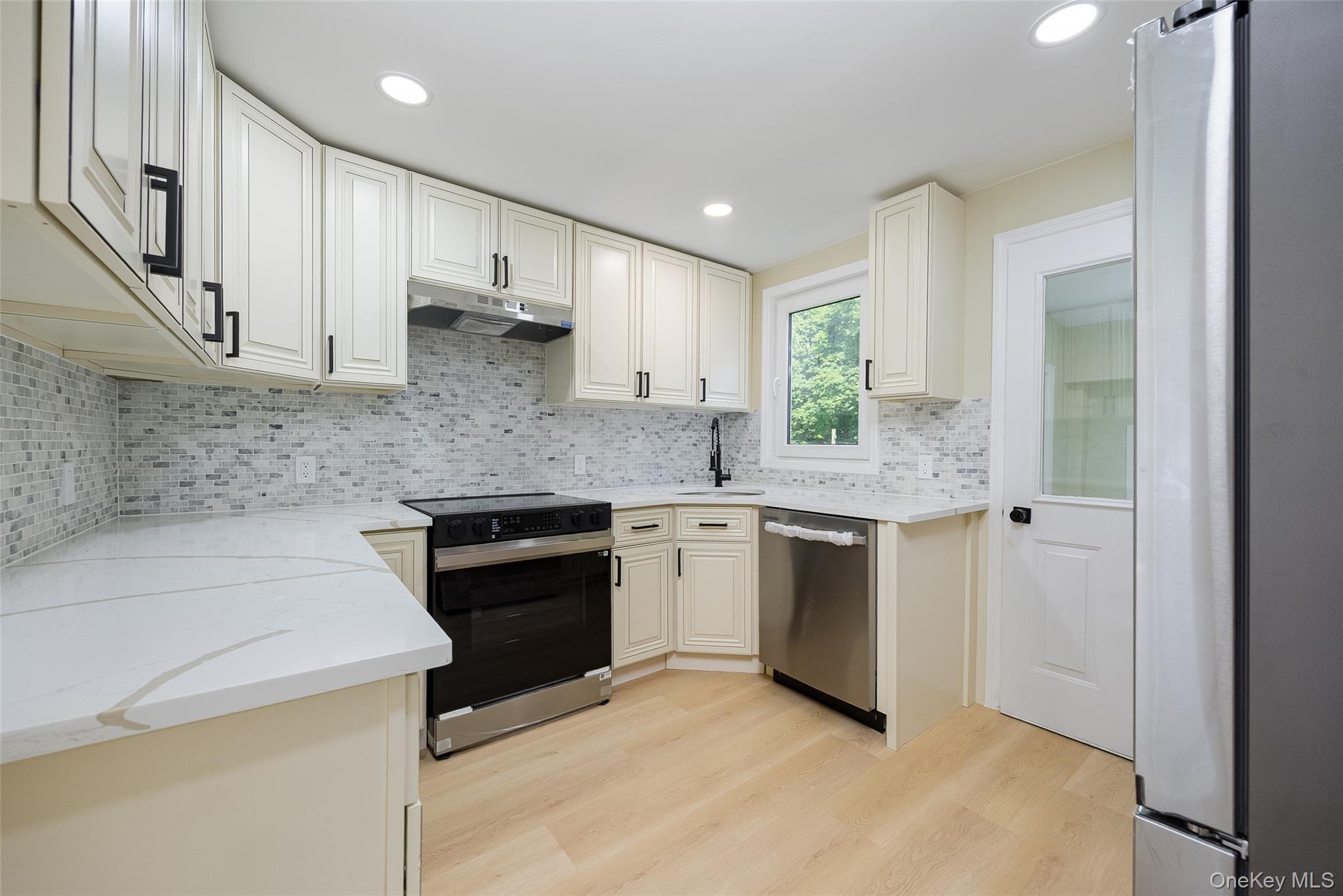 4th image of 22 Henmond Blvd, Poughkeepsie (town), NY 12603 | MLS# 1041081