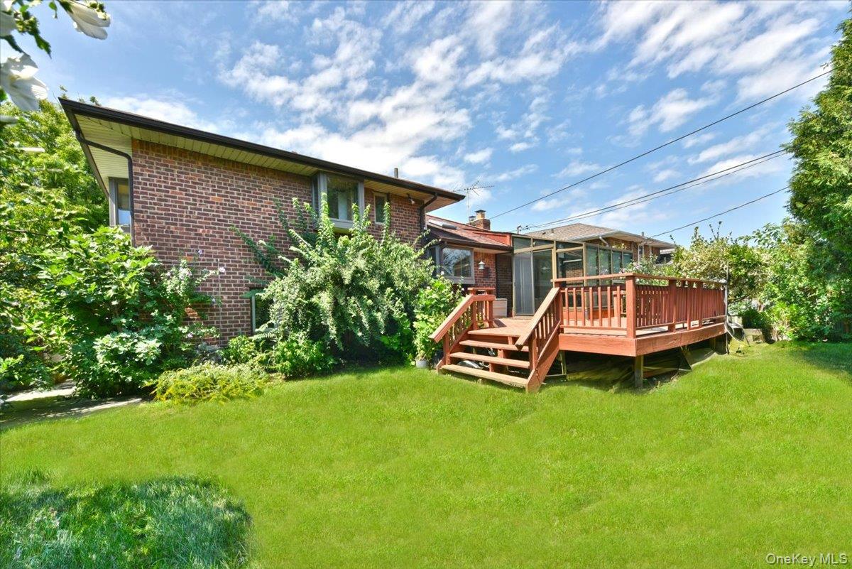 35th image of 12 Leonard Rd, Oyster Bay, NY 11791 | MLS# 1041125