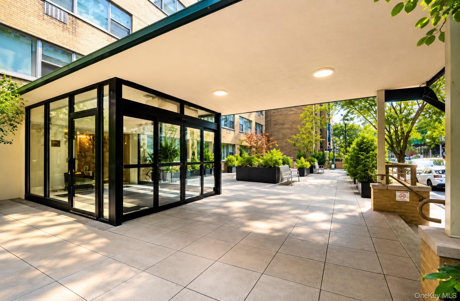 3rd image of 333 E 46Th St #10E, New York, NY 10017 | MLS# 1041162