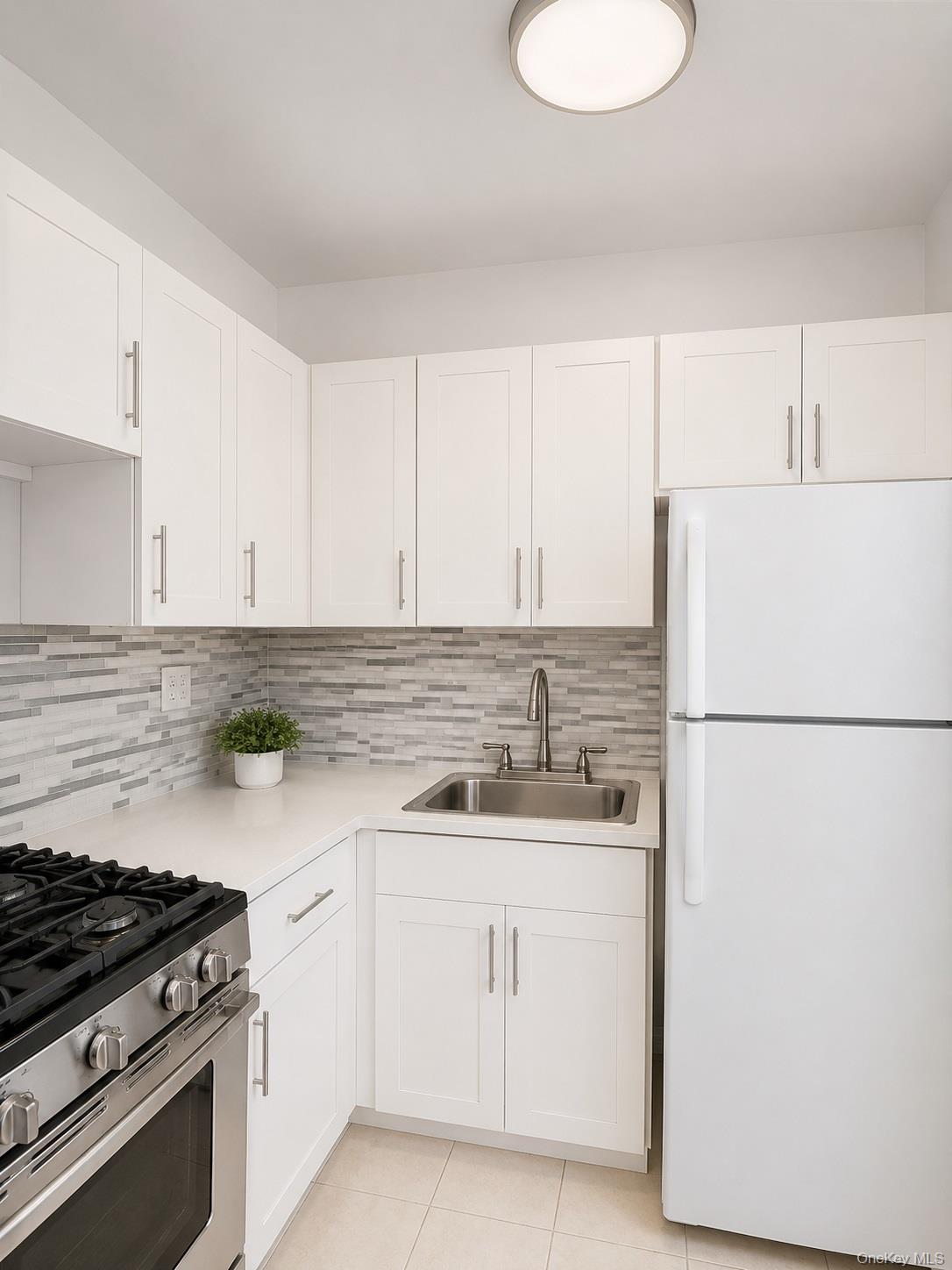 4th image of 333 E 46Th St #10E, New York, NY 10017 | MLS# 1041162