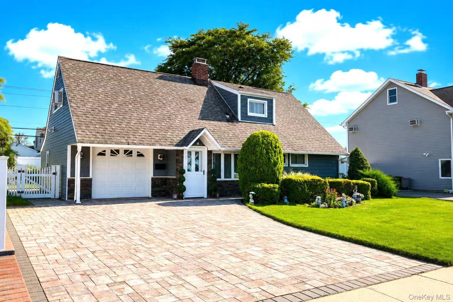 2nd image of 31 Sunrise Ln, Hempstead, NY 11756 | MLS# 1041209