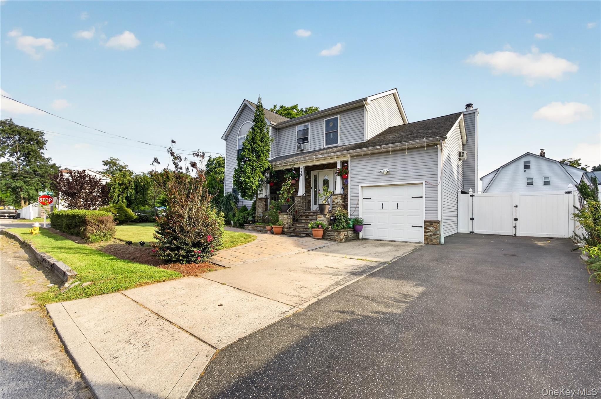 3rd image of 139 Smith St, Babylon, NY 11701 | MLS# 1041214