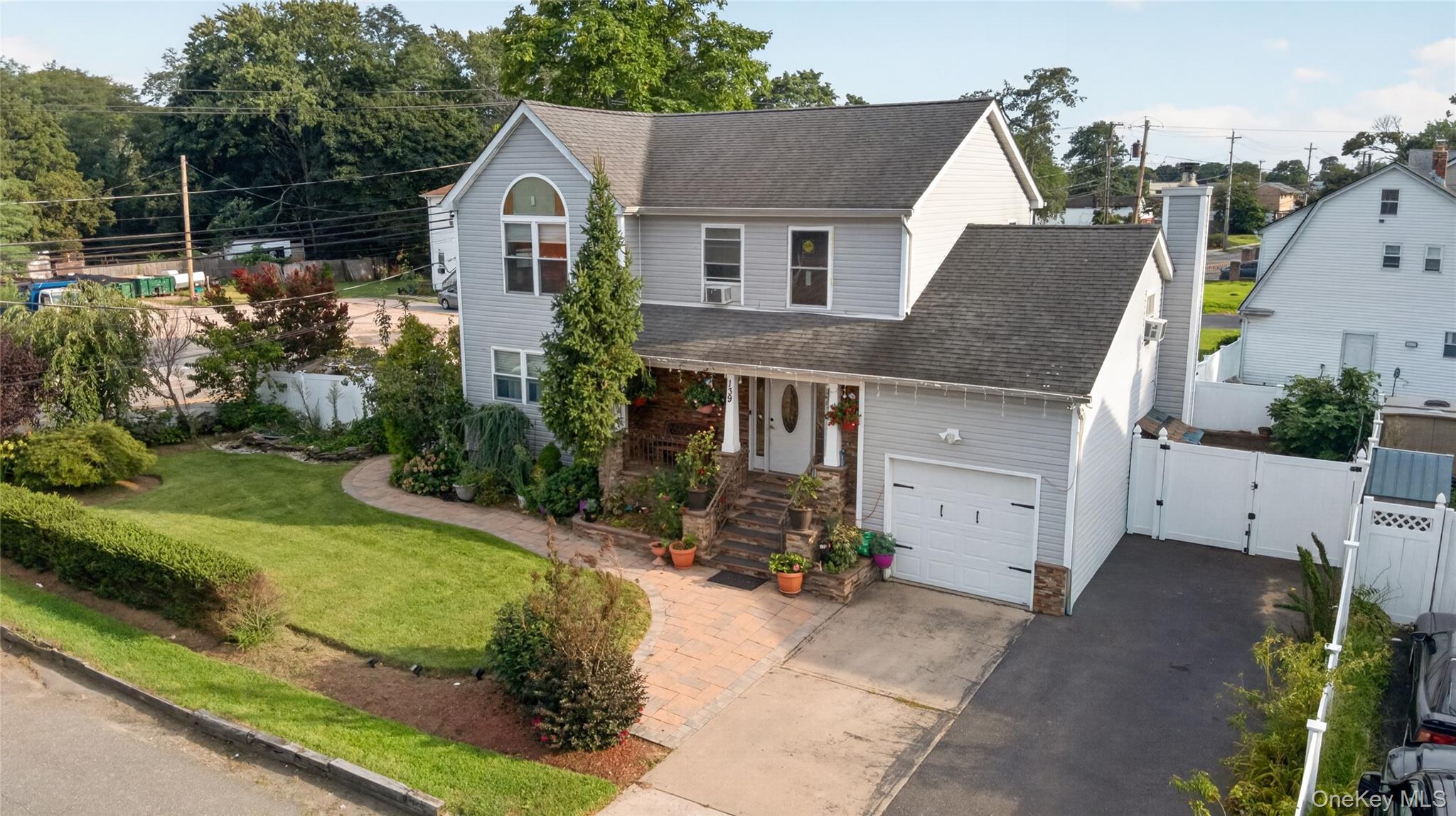 30th image of 139 Smith St, Babylon, NY 11701 | MLS# 1041214