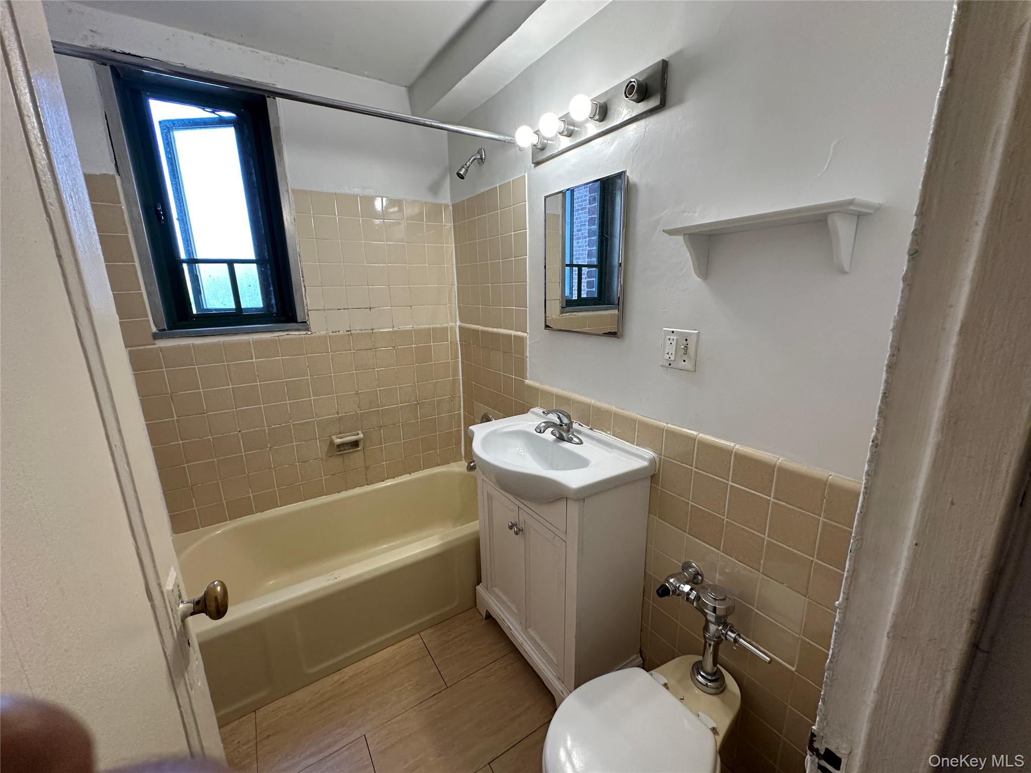 1st image of 1579 Metropolitan Ave #6H, New York, NY 10462 | MLS# 1041237