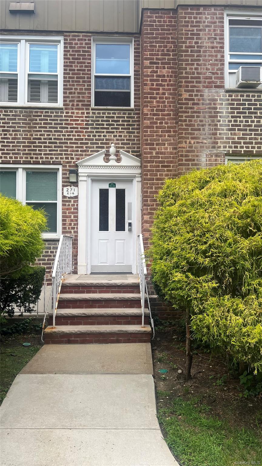 1st image of 271 Cedarhurst Ave #E1, Hempstead, NY 11516 | MLS# 1041253