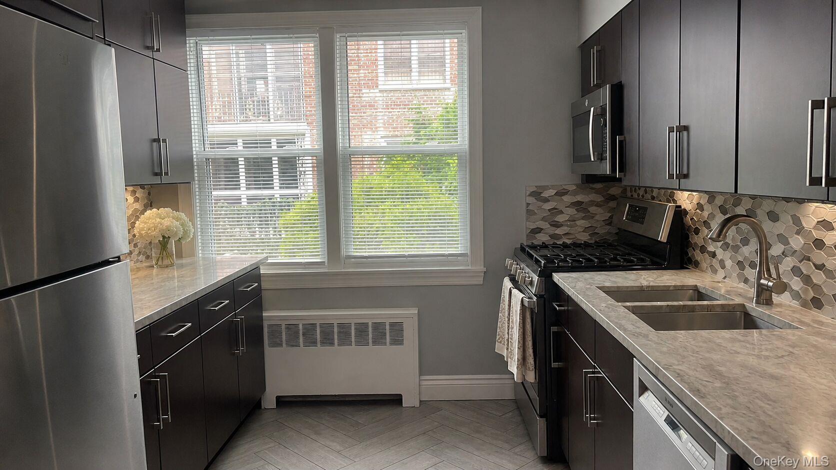 4th image of 271 Cedarhurst Ave #E1, Hempstead, NY 11516 | MLS# 1041253