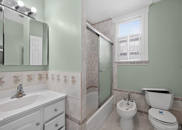 20th image of 1125 Victory Blvd, New York, NY 10301 | MLS# 1041254