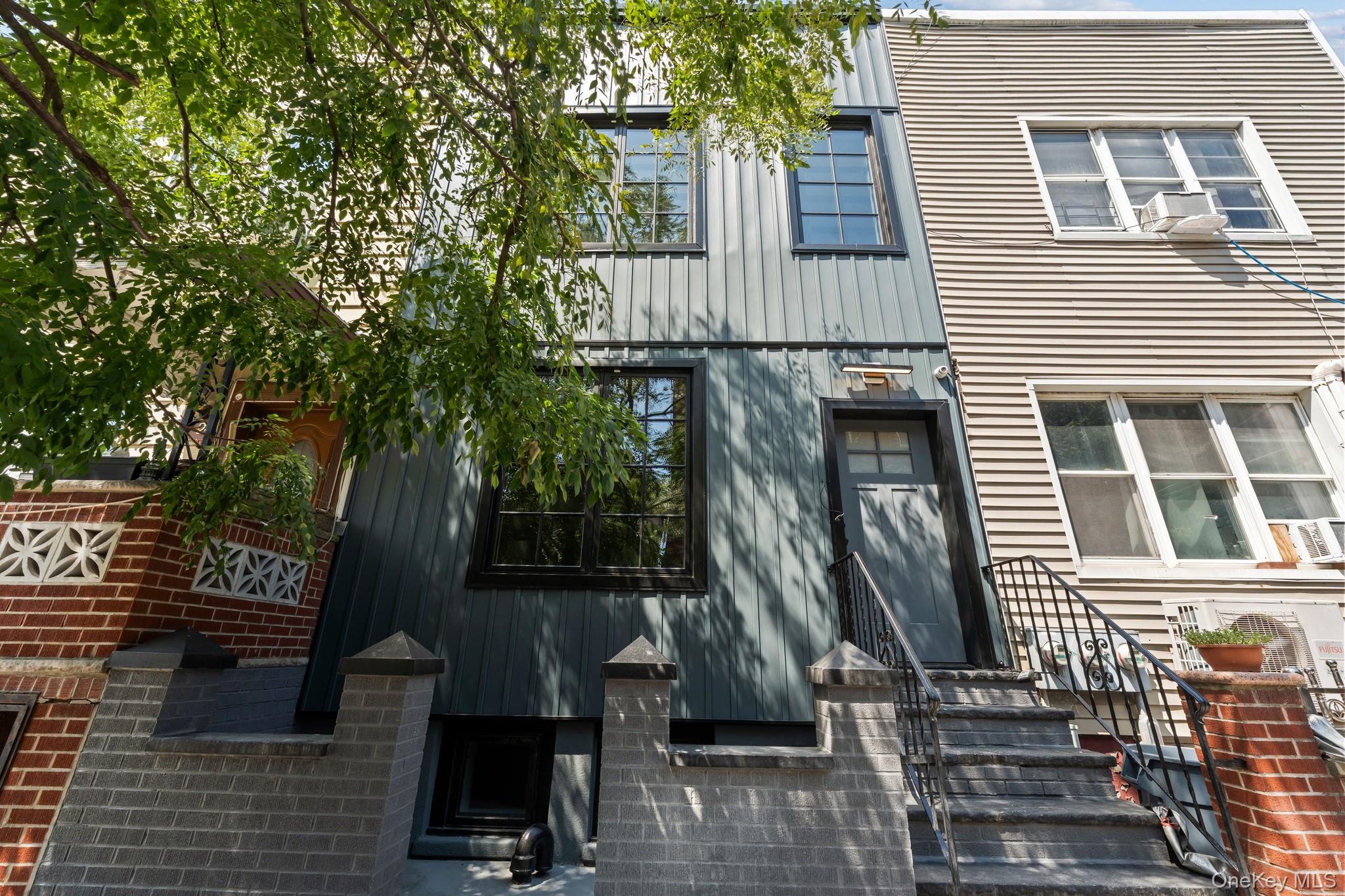 13th image of 3722 27th St, New York, NY 11101 | MLS# 1041269