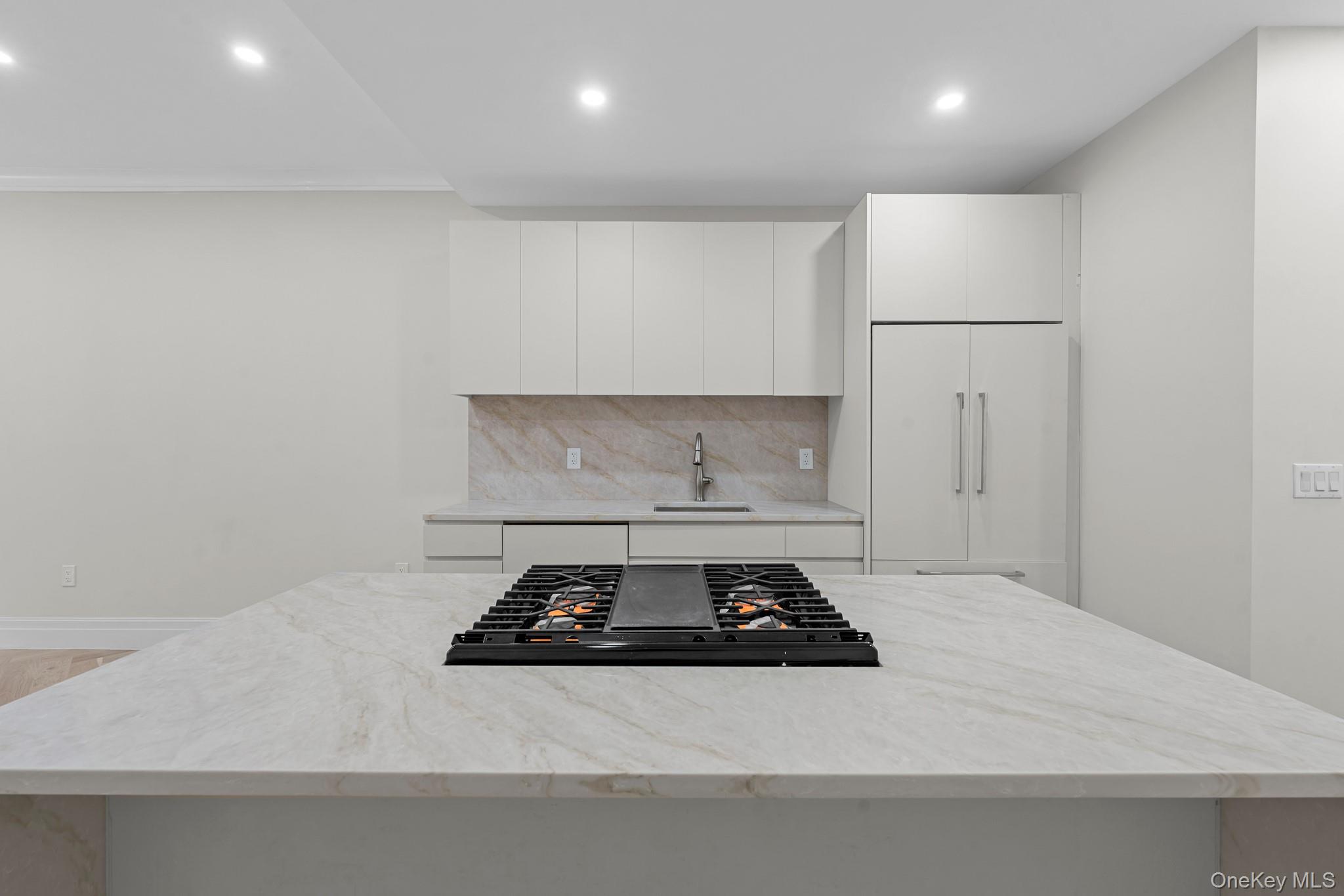 4th image of 3722 27Th St, New York, NY 11101 | MLS# 1041269