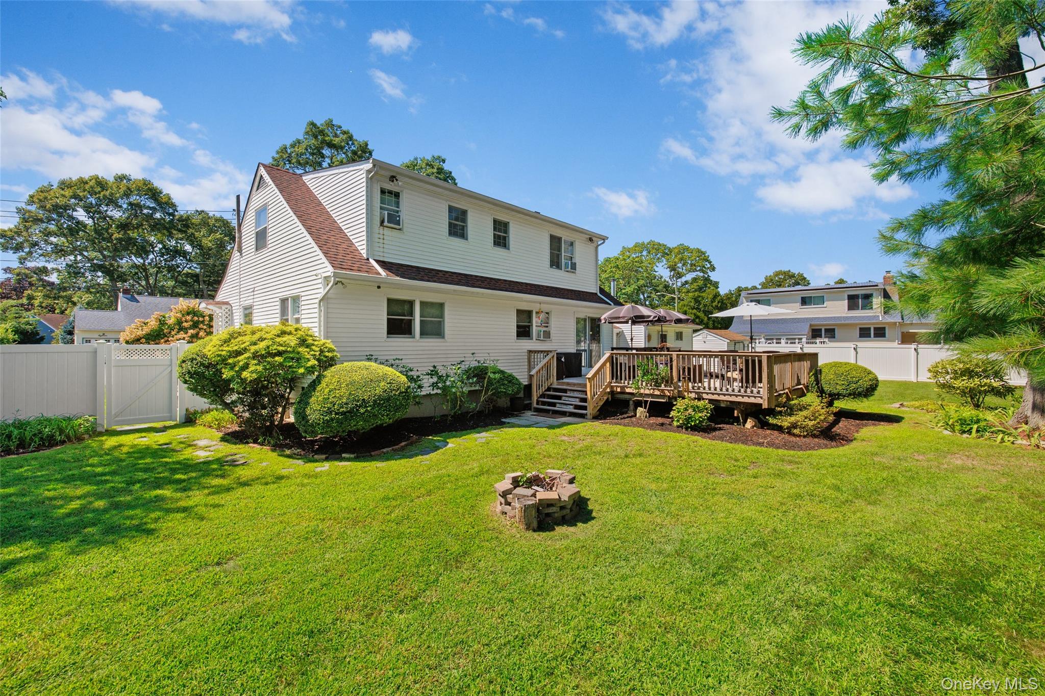 26th image of 13 Westwood Dr, Babylon, NY 11703 | MLS# 1041339