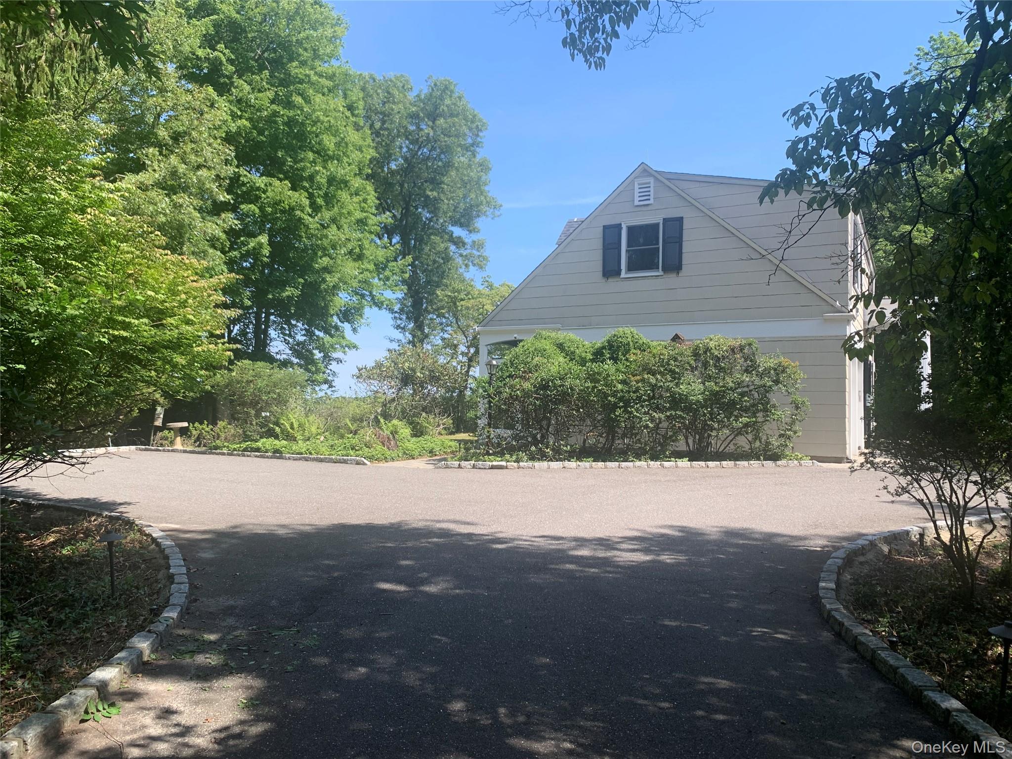 2nd image of 105 Laurel Ln, Brookhaven, NY 11777 | MLS# 1041354