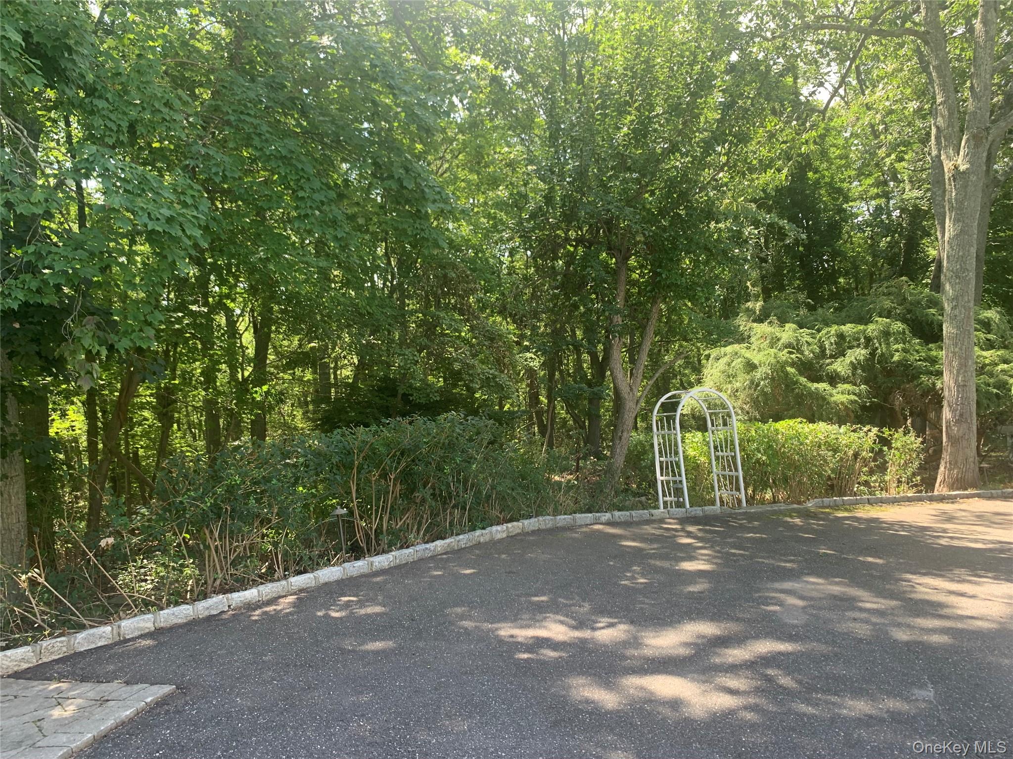 31st image of 105 Laurel Ln, Brookhaven, NY 11777 | MLS# 1041354