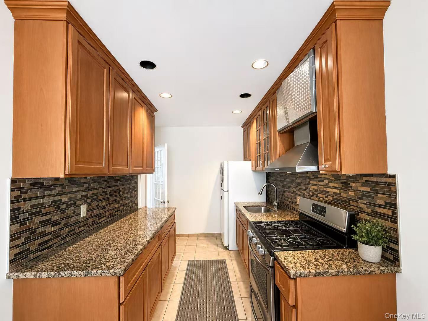 5th image of 3059 82Nd St, New York, NY 11370 | MLS# 1041376