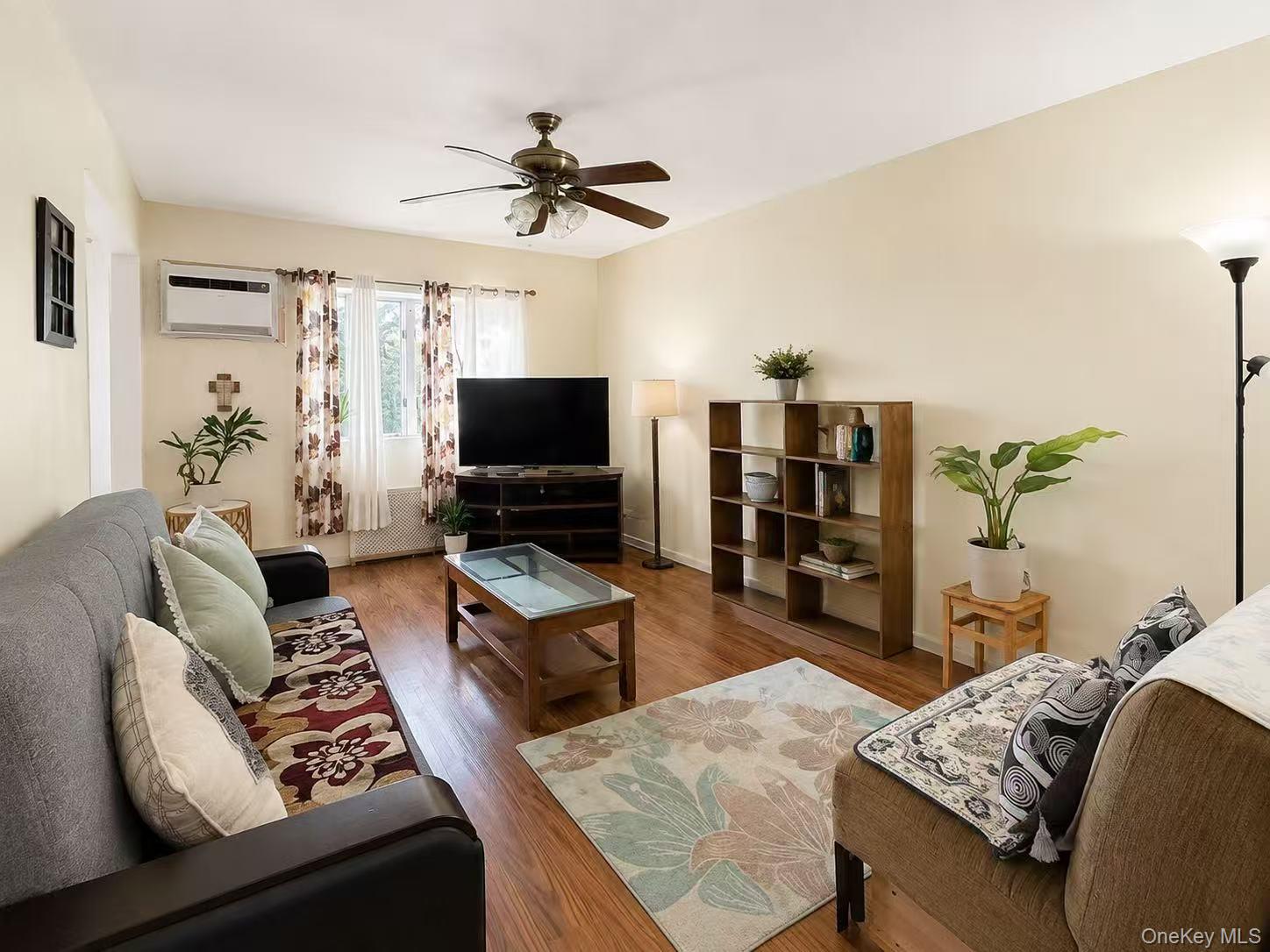 3rd image of 3059 82Nd St, New York, NY 11370 | MLS# 1041376