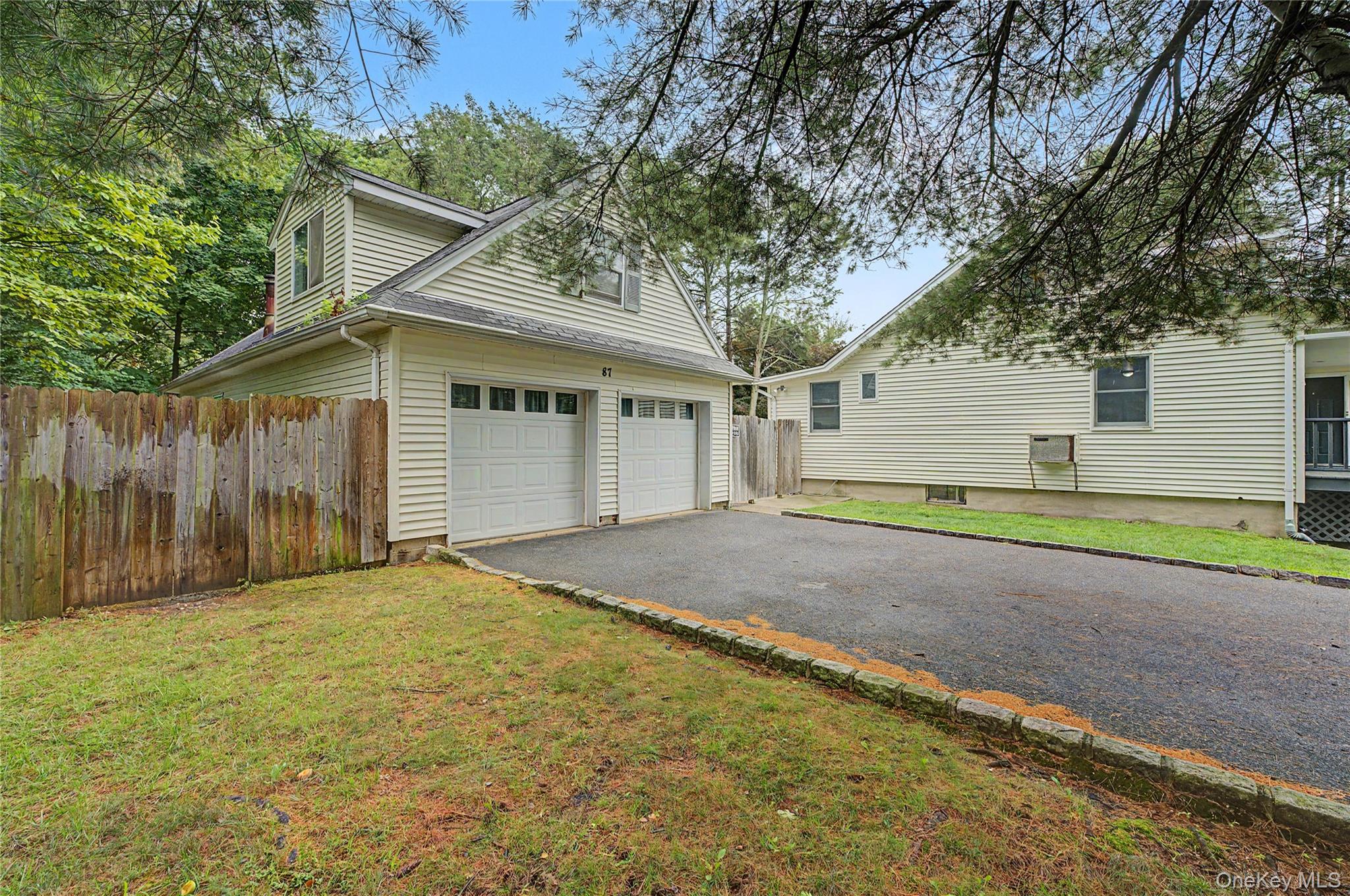 3rd image of 87 Daly Rd, Huntington, NY 11731 | MLS# 1041408