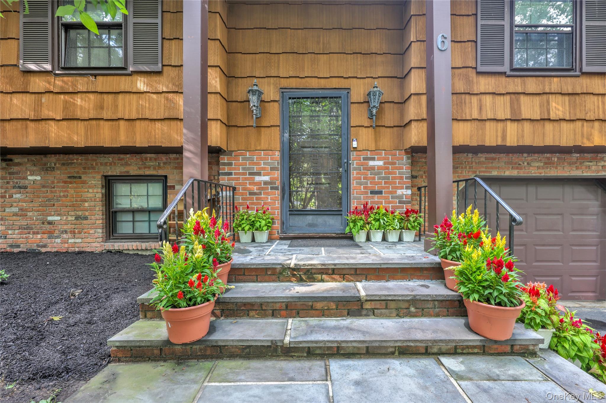 Photo 2 of Single family home for sale at 6 Arrow Ln, Clarkstown, NY 10956 | MLS# 1043082 | Listing updated on 2026-09-05