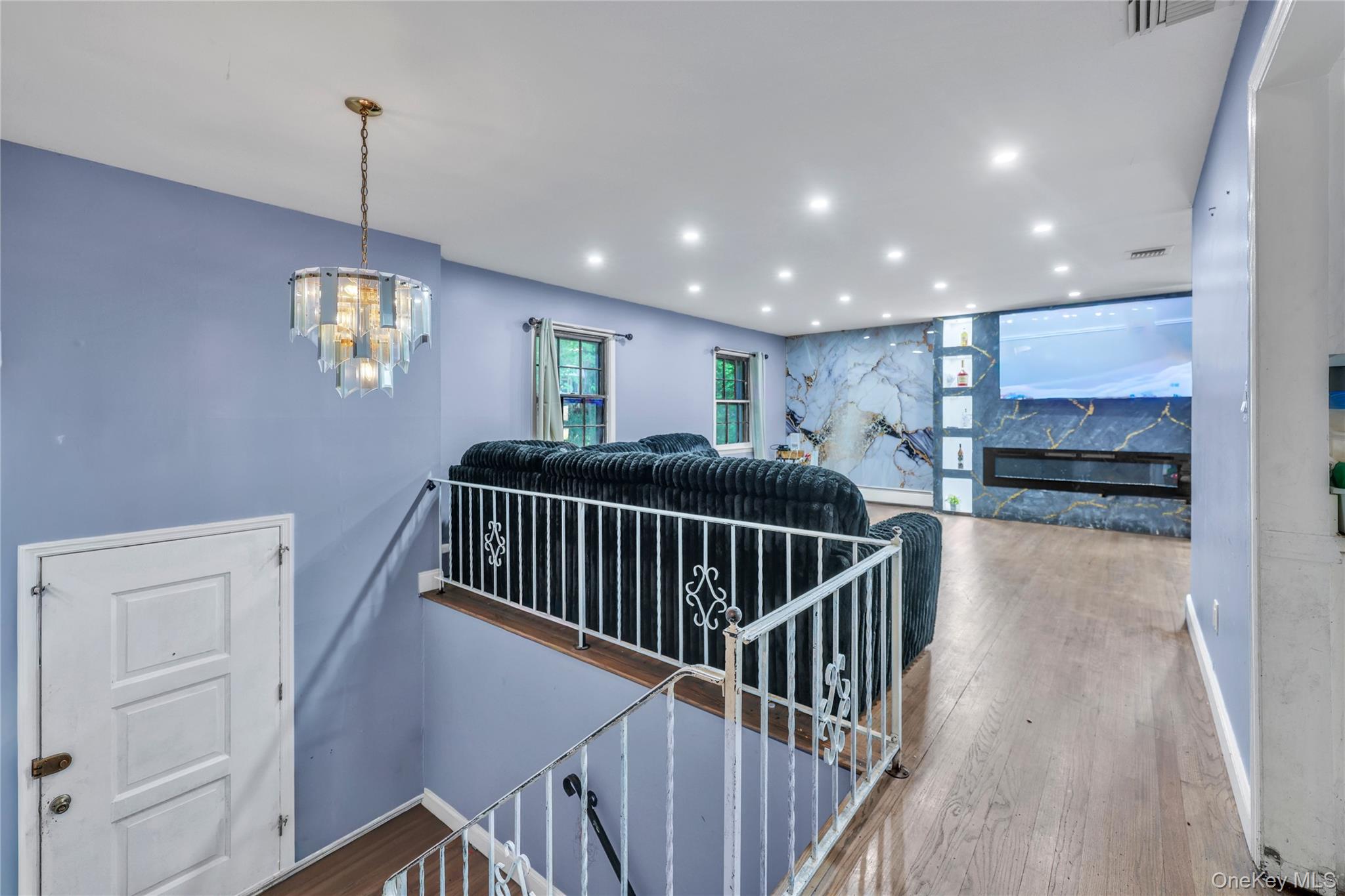Photo 4 of Single family home for sale at 6 Arrow Ln, Clarkstown, NY 10956 | MLS# 1043082 | Listing updated on 2026-09-05