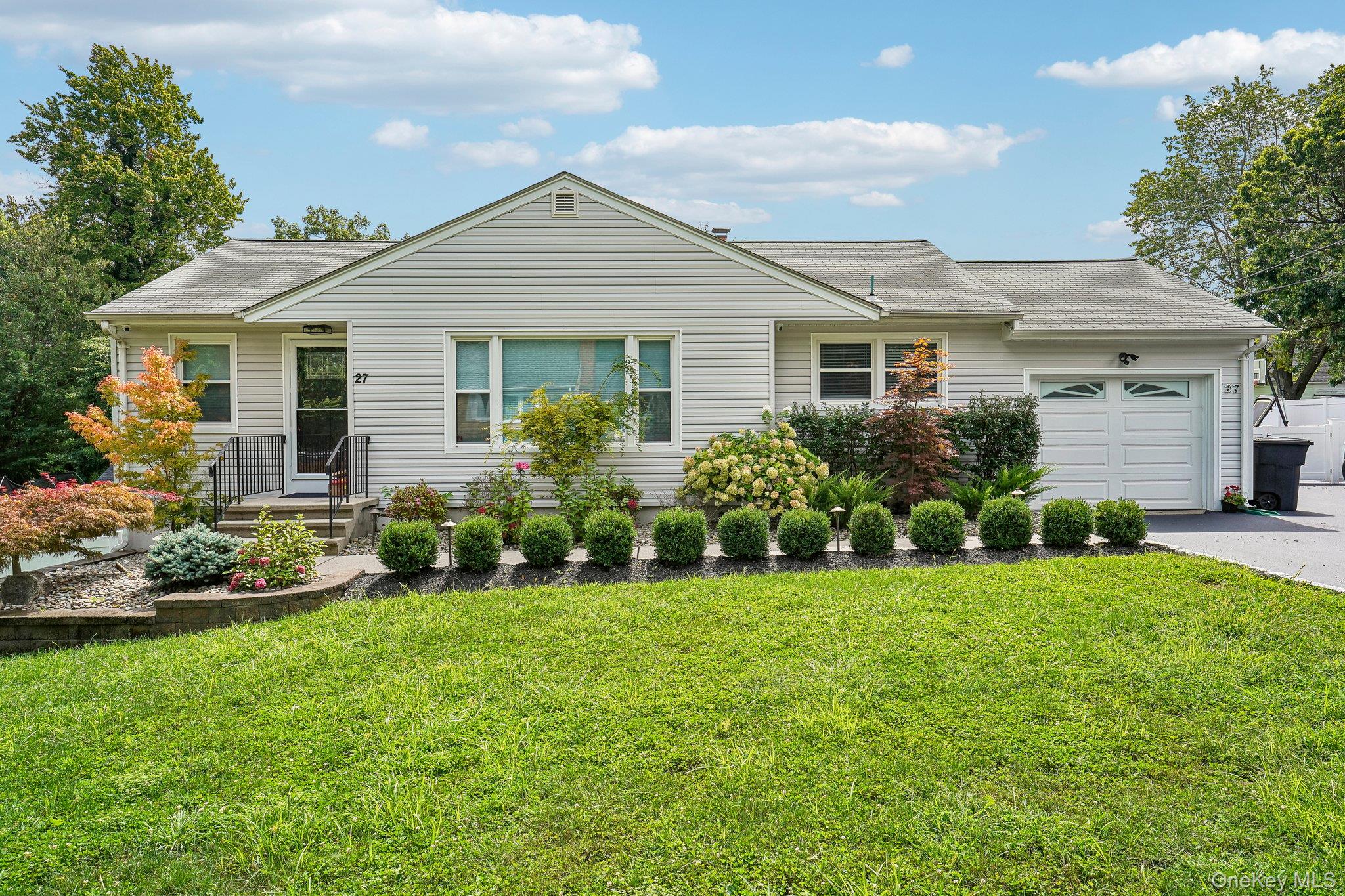 Photo 1 of Single family home for sale at 27 Pierce St, Clarkstown, NY 10954 | MLS# 1044939 | Listing updated on 2026-09-03