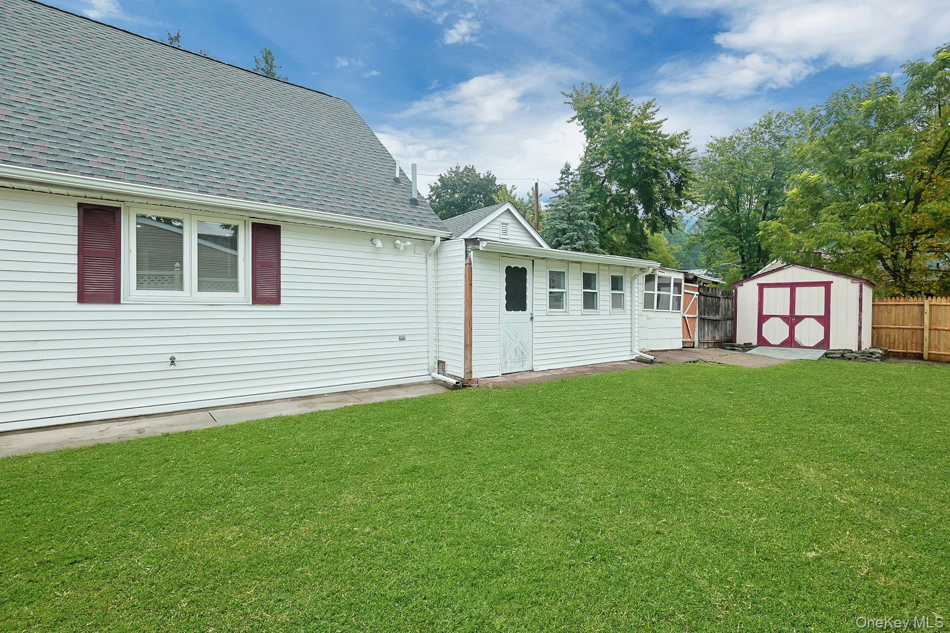 Photo 5 of Single family home for sale at 118 Grove St, Orangetown, NY 10965 | MLS# 1045011 | Listing updated on 2026-09-02
