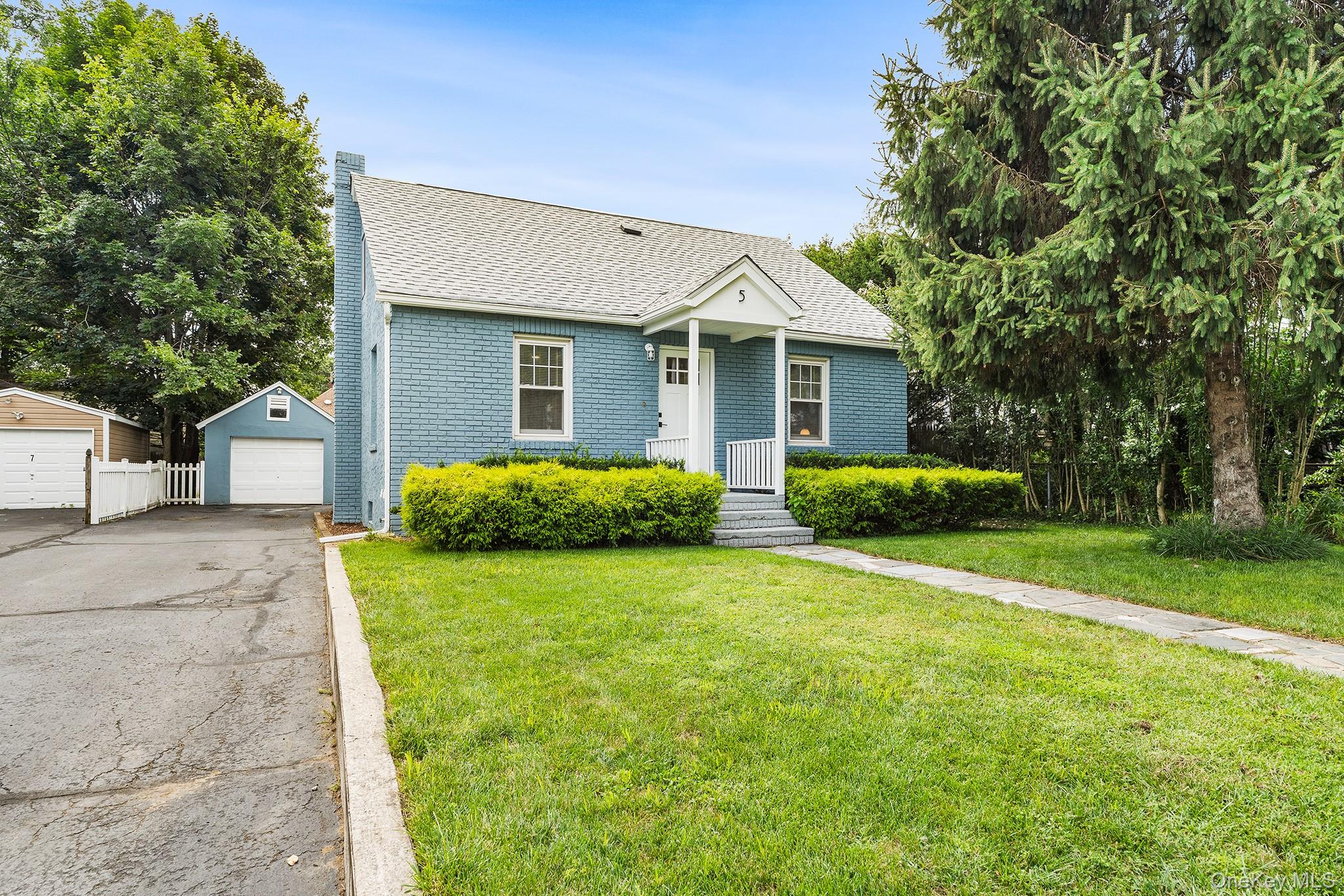 Photo 2 of Single family home for sale at 5 W Maple Ave, Ramapo, NY 10901 | MLS# 1045168 | Listing updated on 2026-09-04