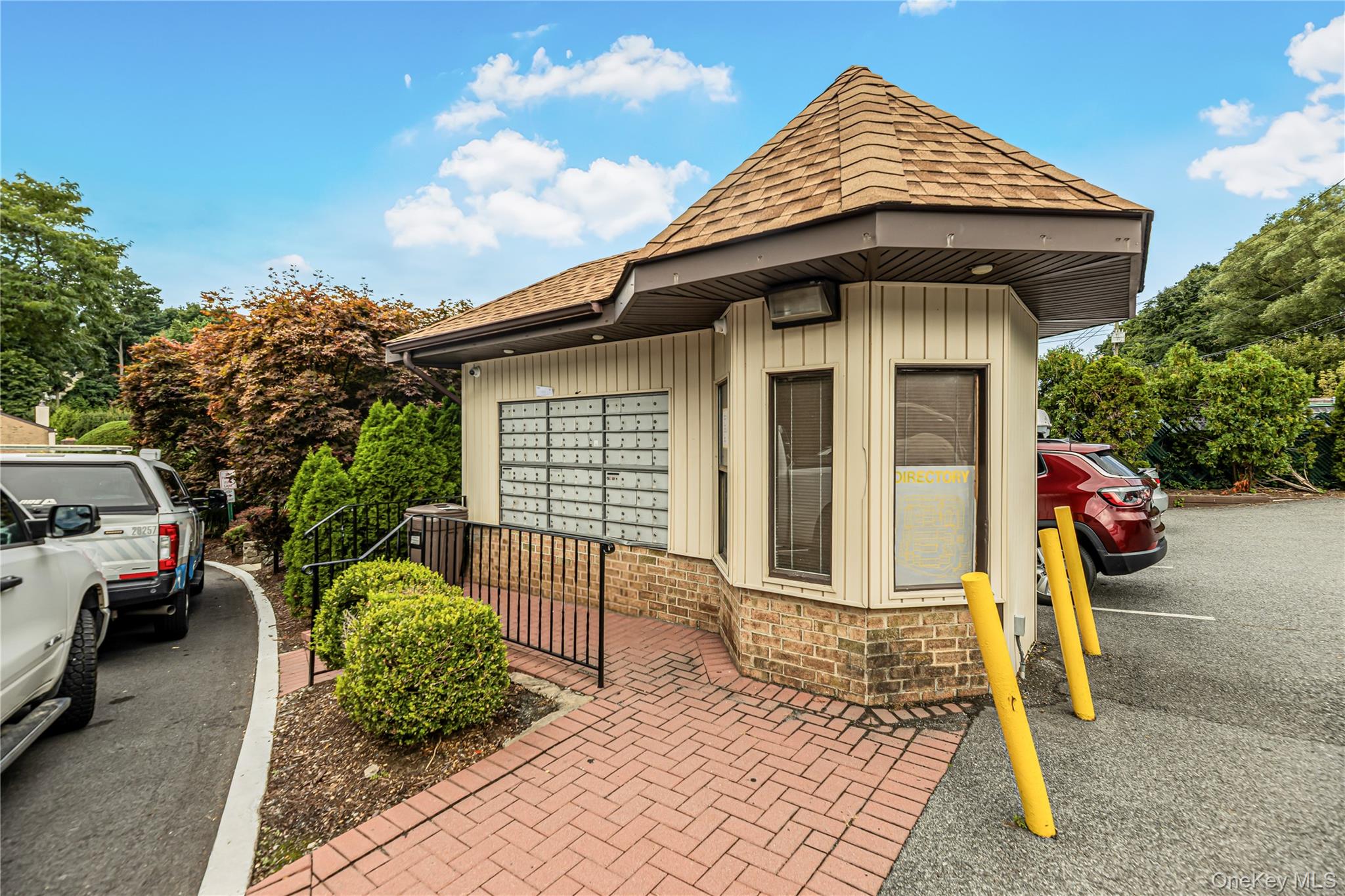 Listing Photo 2 - Condo for sale in building located at 11 Jackson Ave, Yonkers, NY 10583 - Unit #27