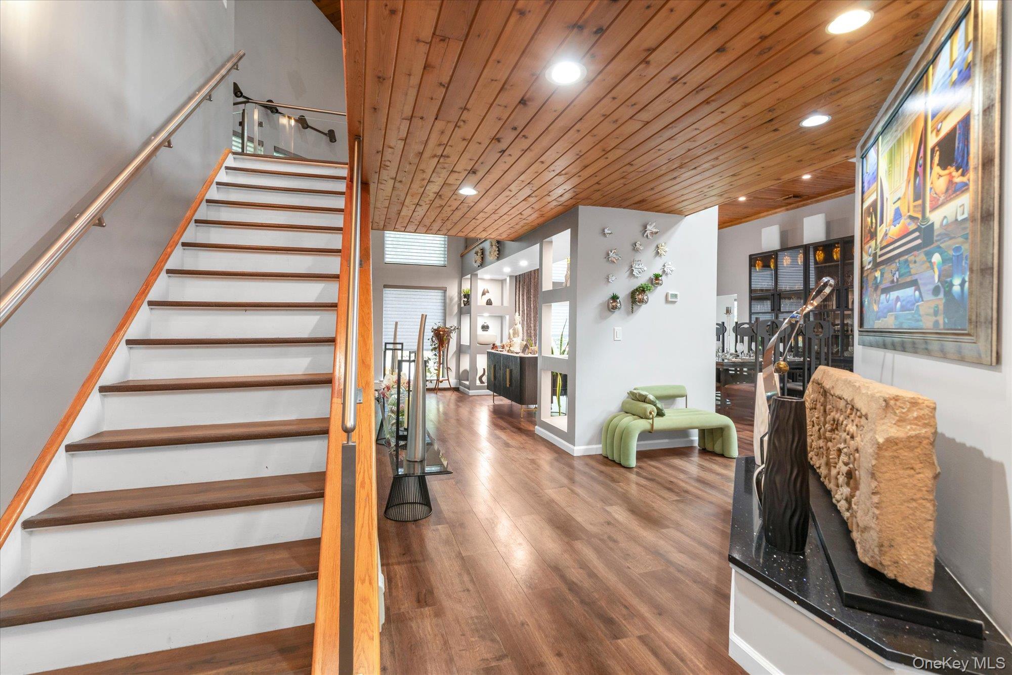 Photo 5 of Single family home for sale at 5 Carol Ln, Oyster Bay, NY 11545 | MLS# 1045340 | Listing updated on 2026-09-04