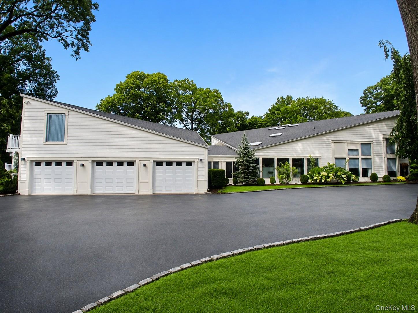 Photo 1 of Mansion for sale at 5 Carol Ln, Oyster Bay, NY 11545 | MLS# 1045340 | Listing updated on 2026-09-04