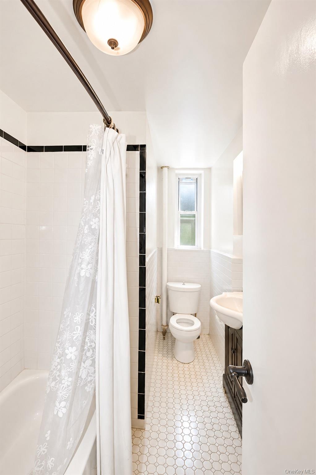 Listing Photo 2 - Condo for sale in building located at 60 W Broad St, Mount Vernon, NY 10550 - Unit #1L
