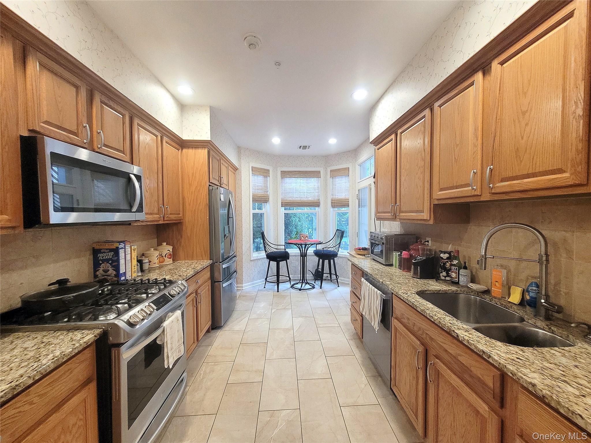 Listing Photo 4 - Condo for sale in building located at 20 Sonata Ct, Brookhaven, NY 11755